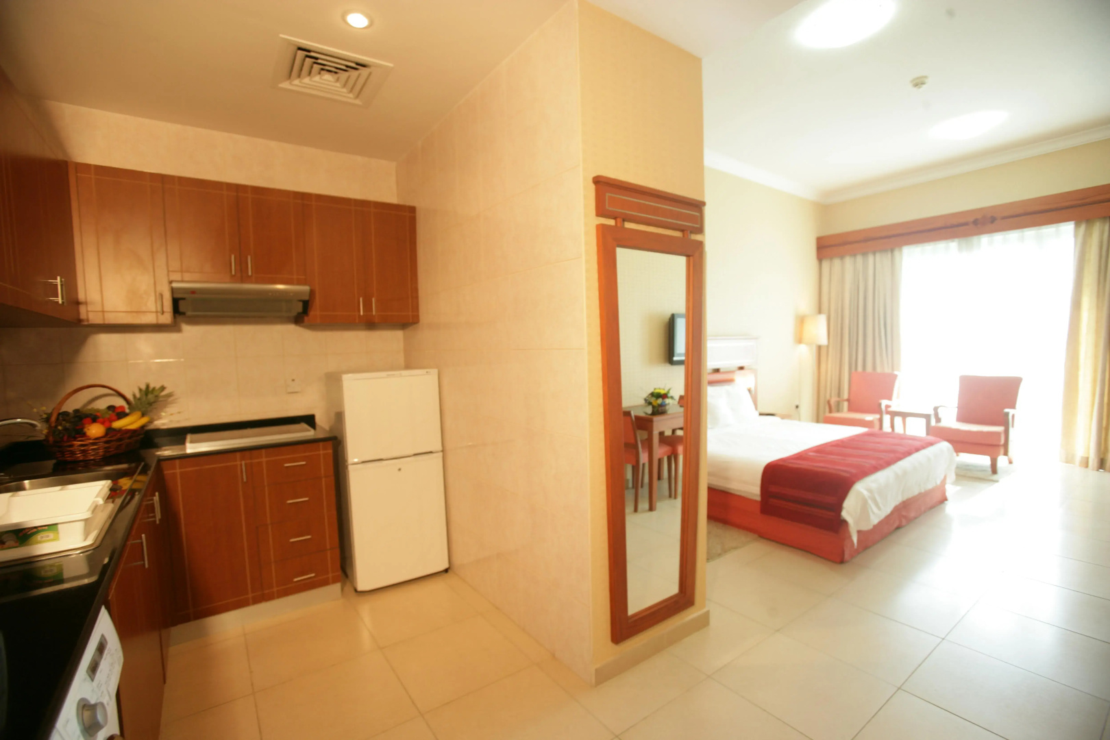 Отель Wescott Plaza Hotel Apartment