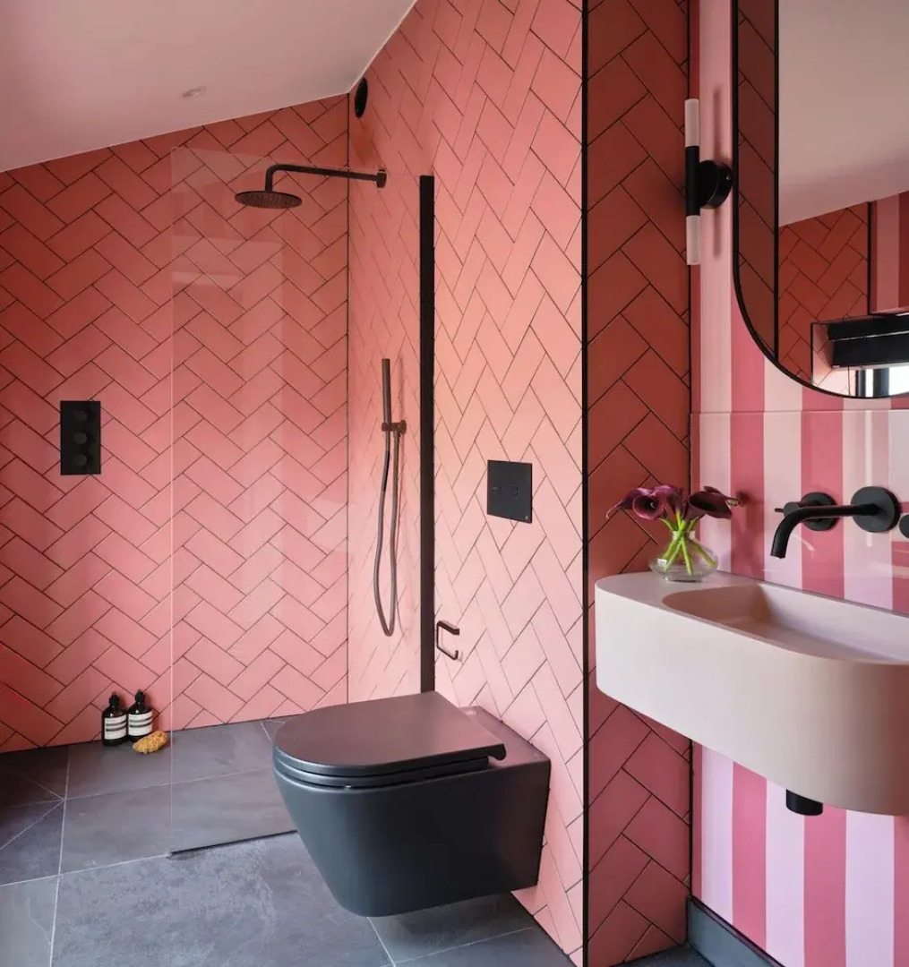 Thames Mansion - River View