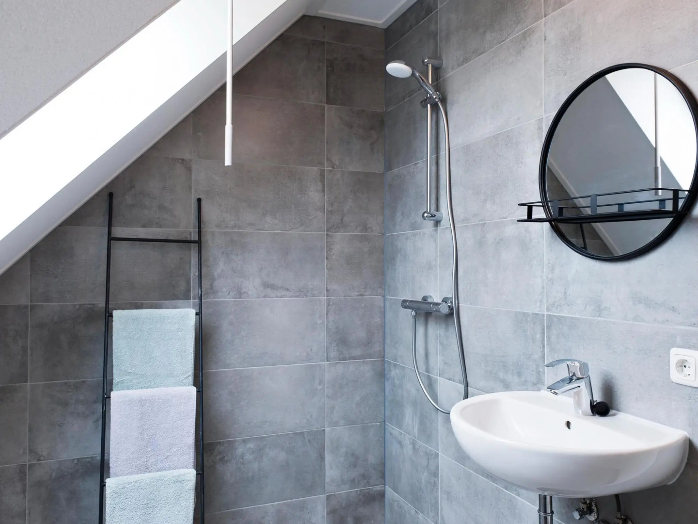 Luxurious group home with hot tub in Vlagtwedde