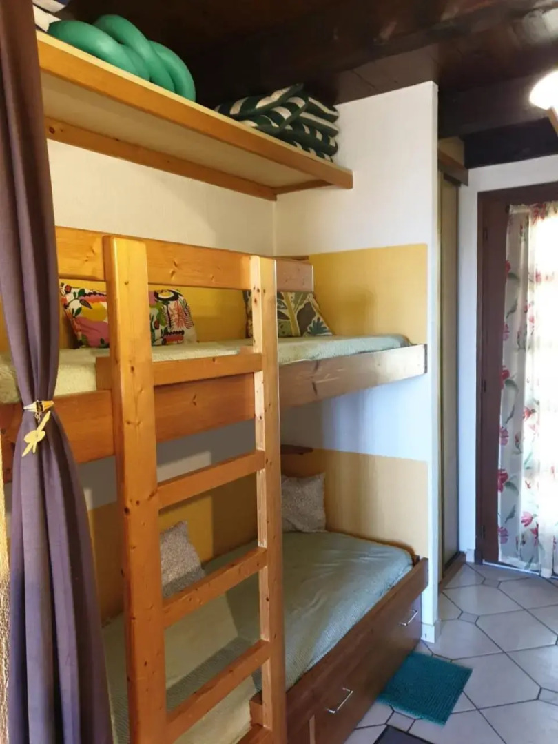 Studio Mezzanine vue port et mer