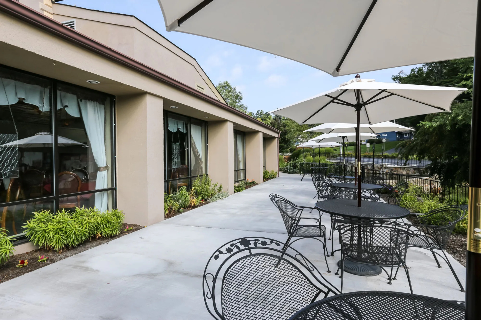 Meadowbrook Inn