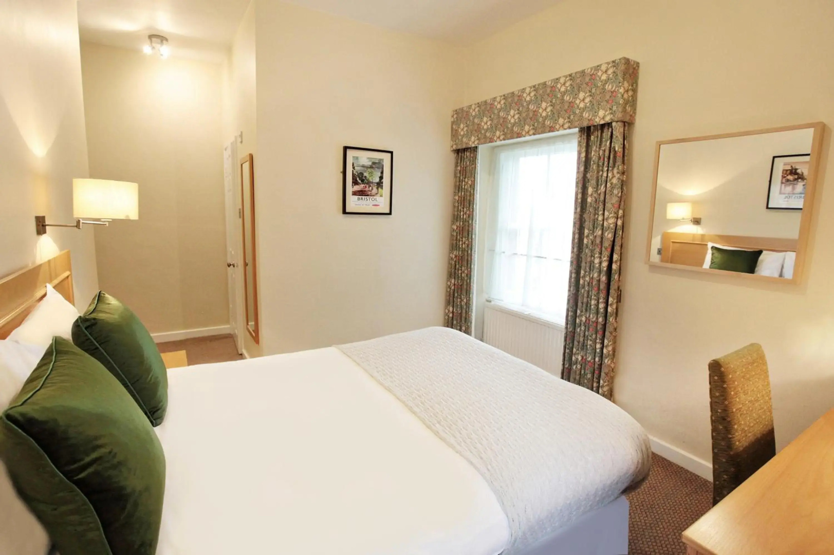 Victoria Square Hotel