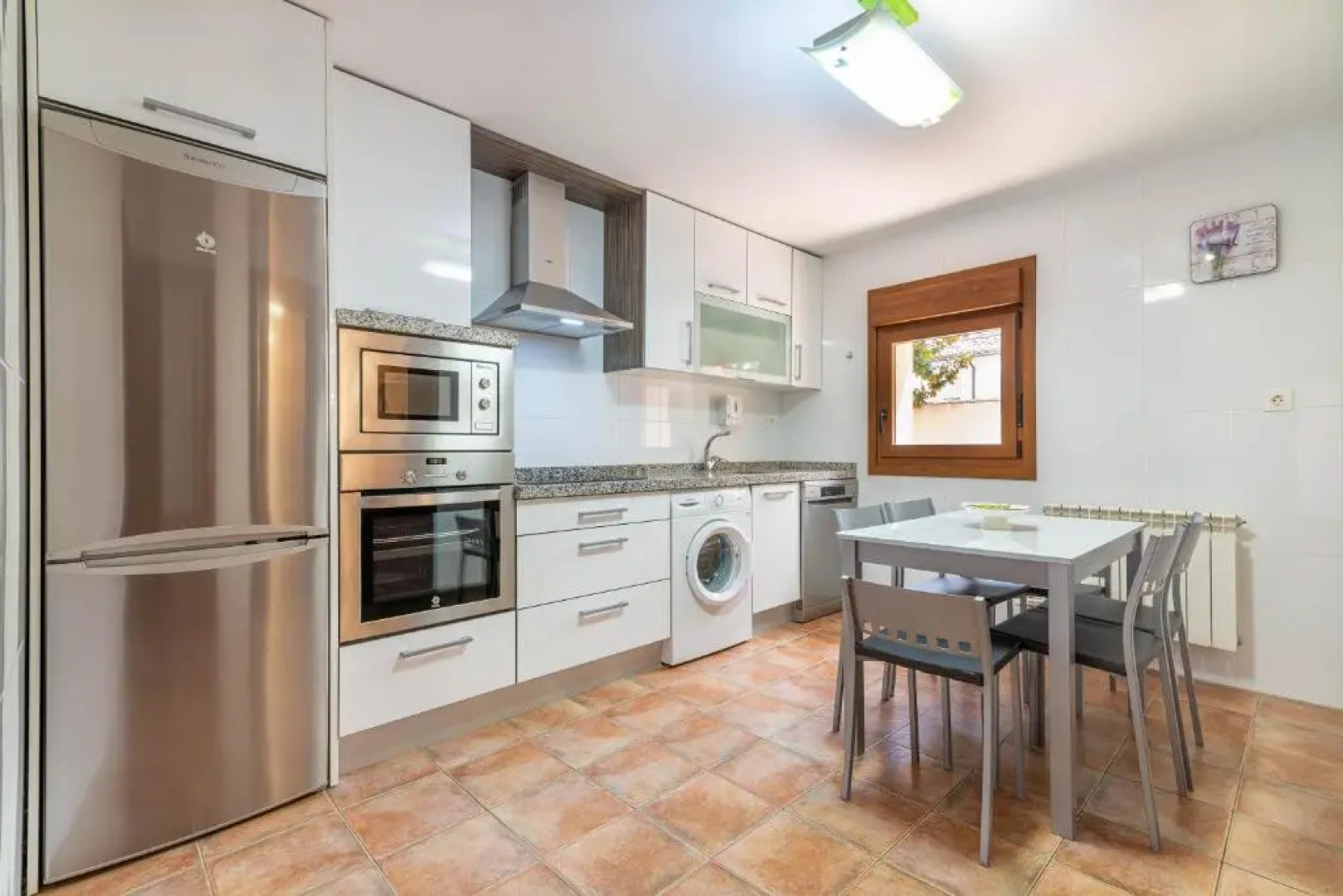 URIBE-ENEA Casa sola con amplio patio en Elciego con visita a bodega