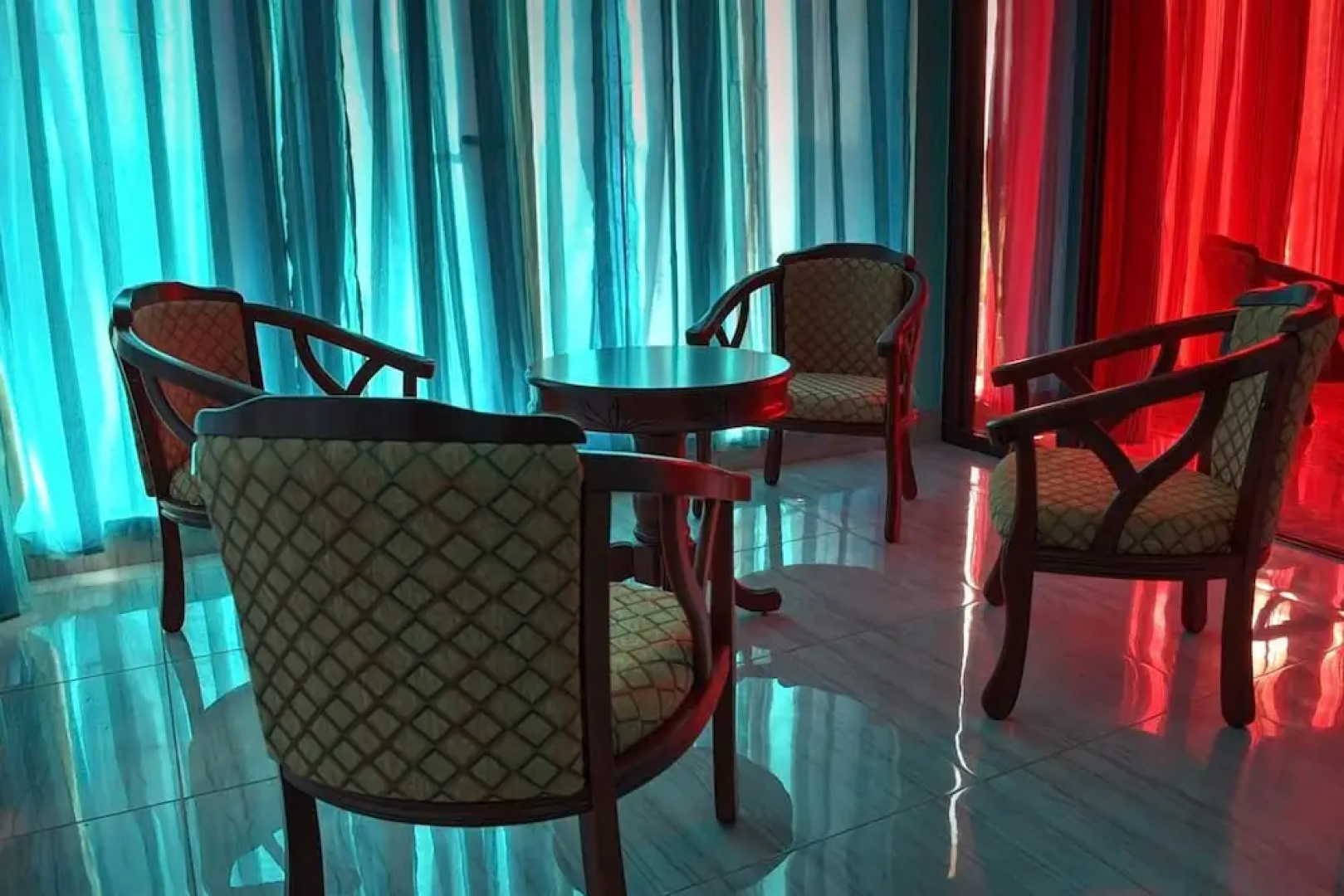 SkylineInn Hotel