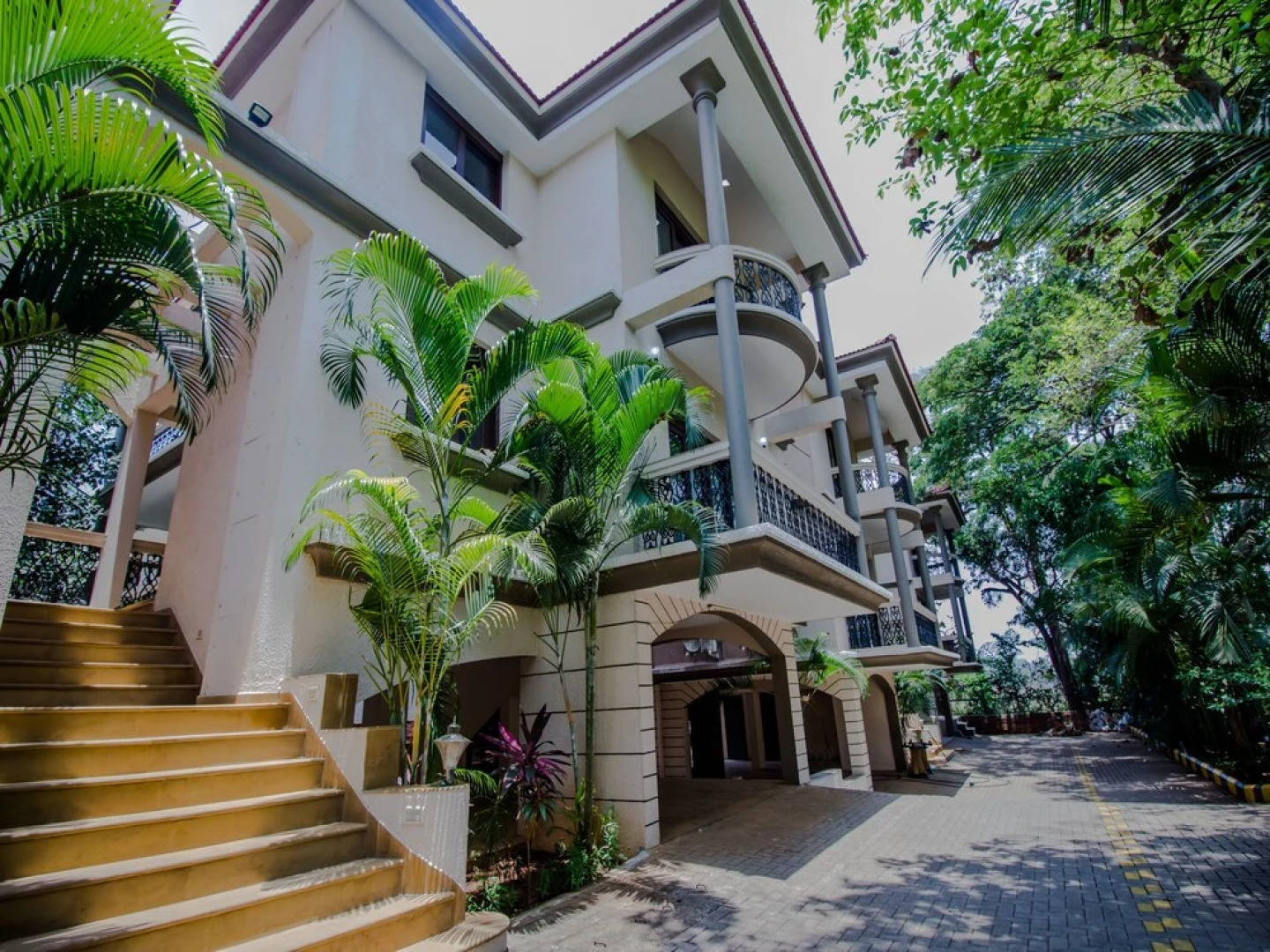 OYO 12706 Home 1BHK Pool View Sangolda