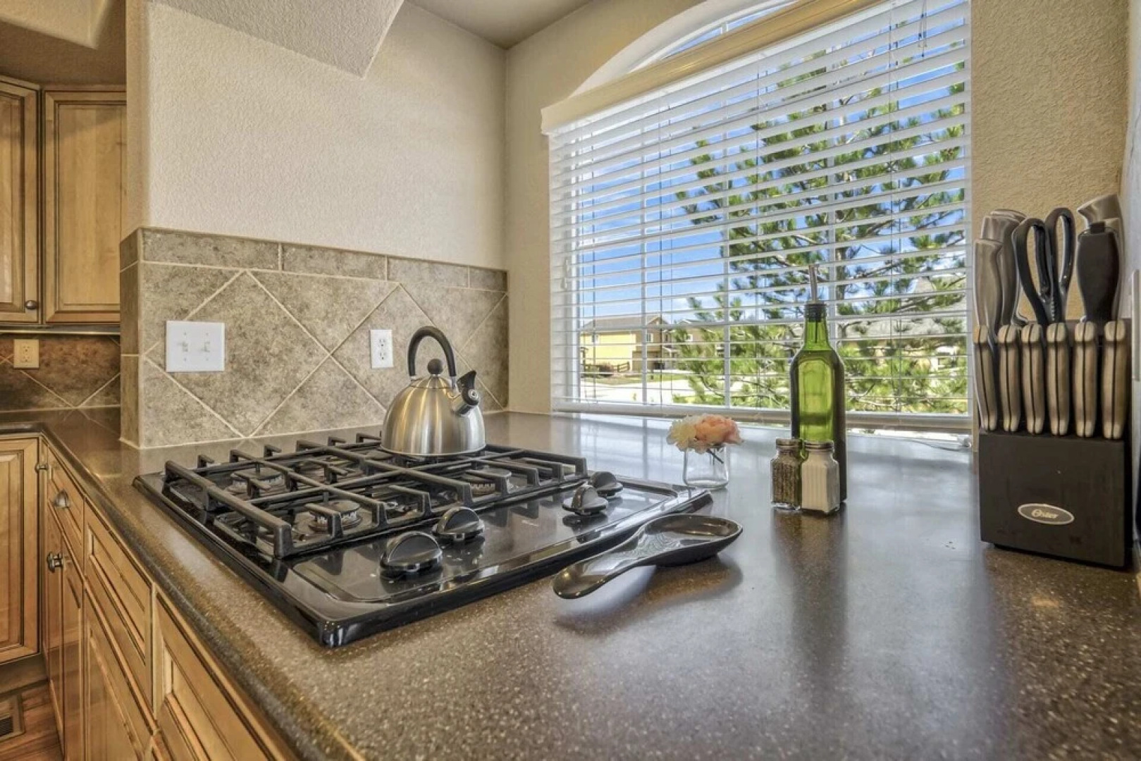 4brhot Tubpool Table, Ping Pong, Foosball!