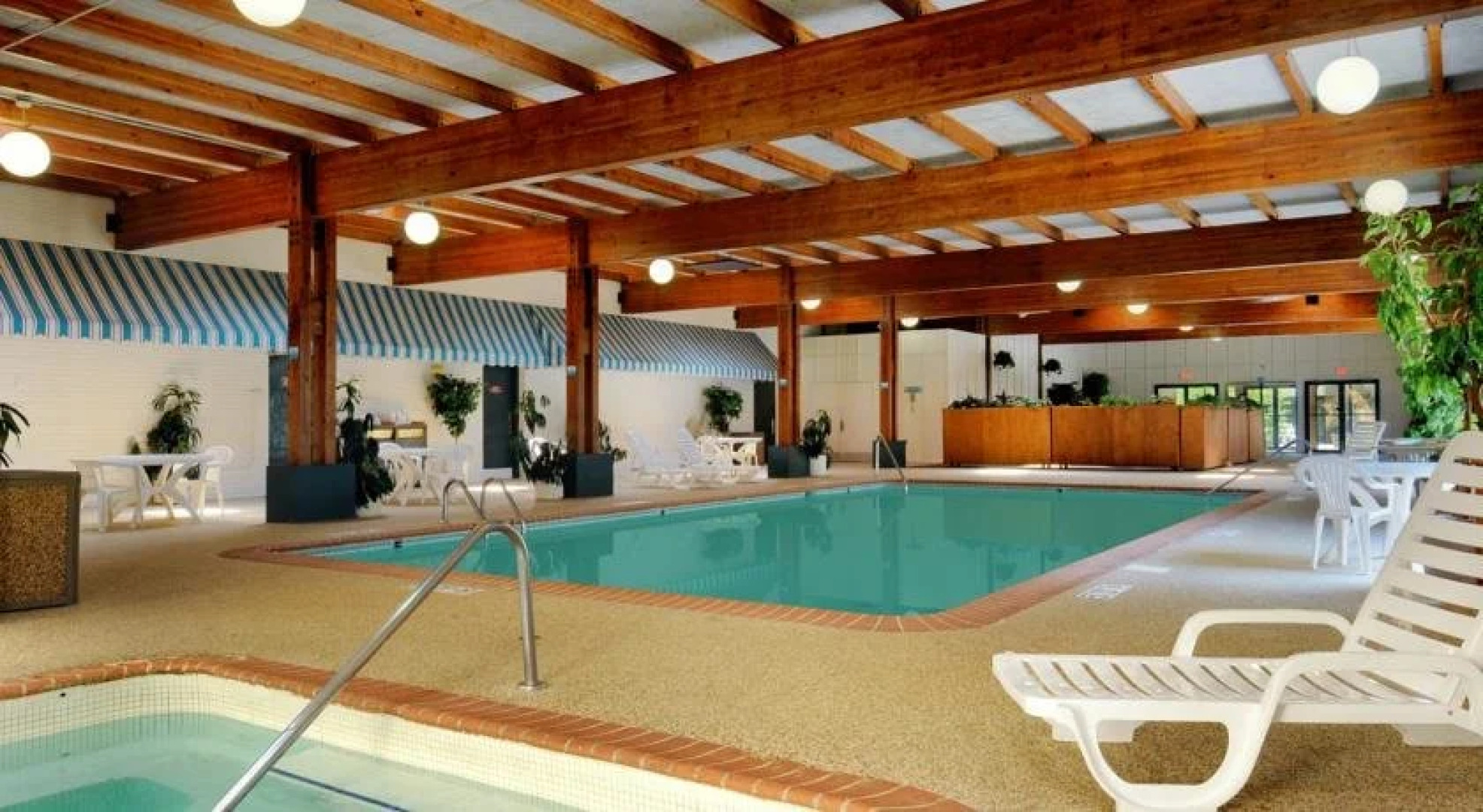 Days Inn Maplewood Hotel And Conference Center