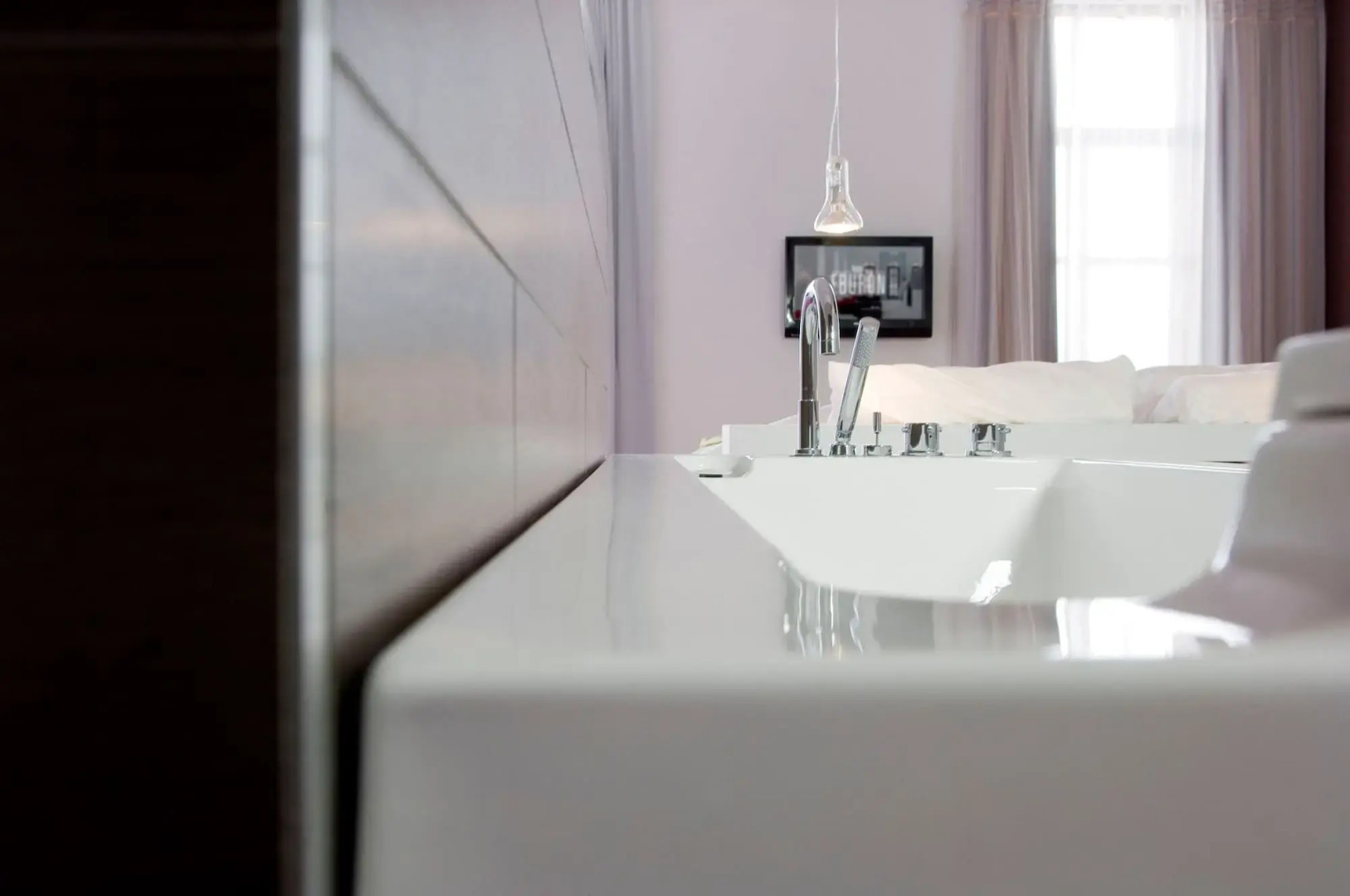 Eburon Hotel - Different Hotels