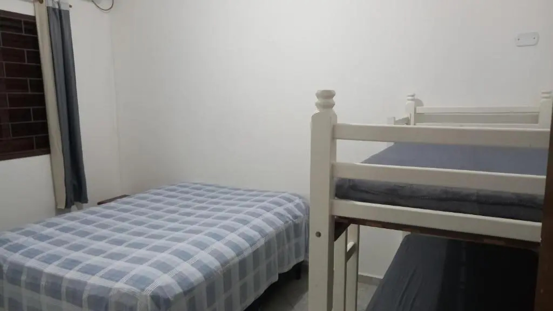 SOBRADO Barão do Cerro Azul -Guaratuba- 14 pessoas e 4 quartos