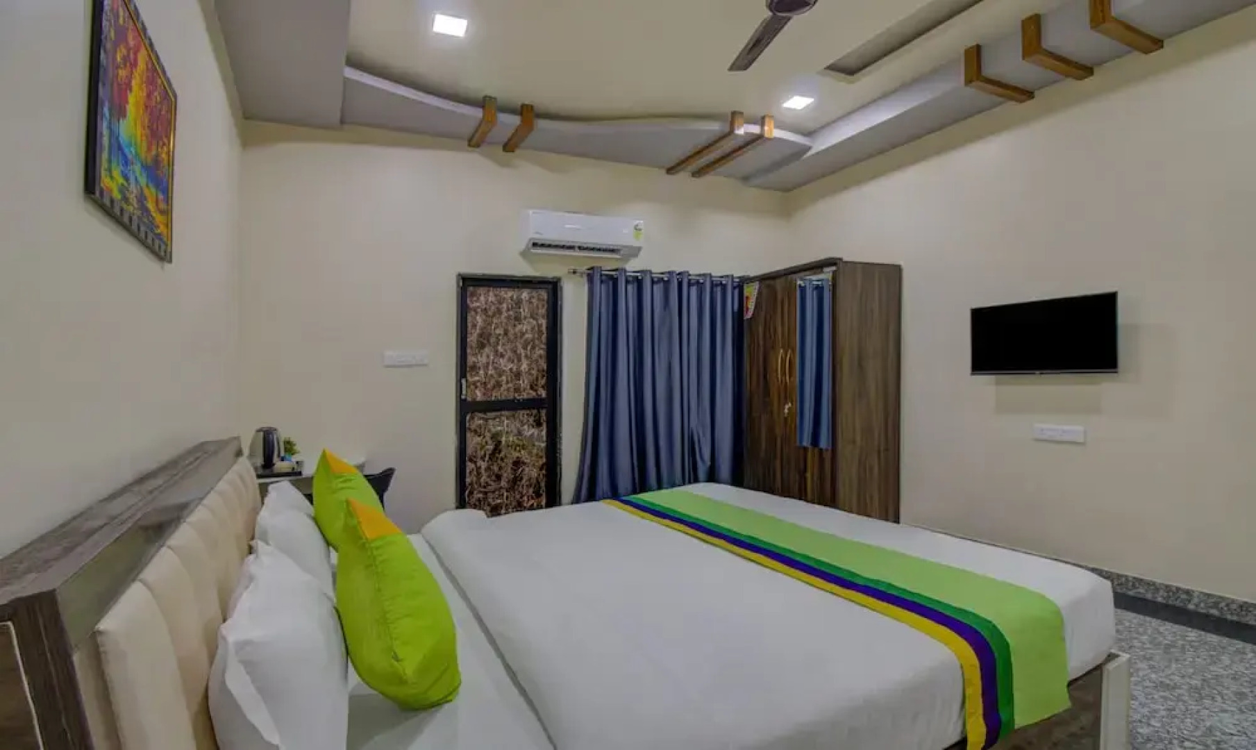 Treebo Royal, Chandrapur