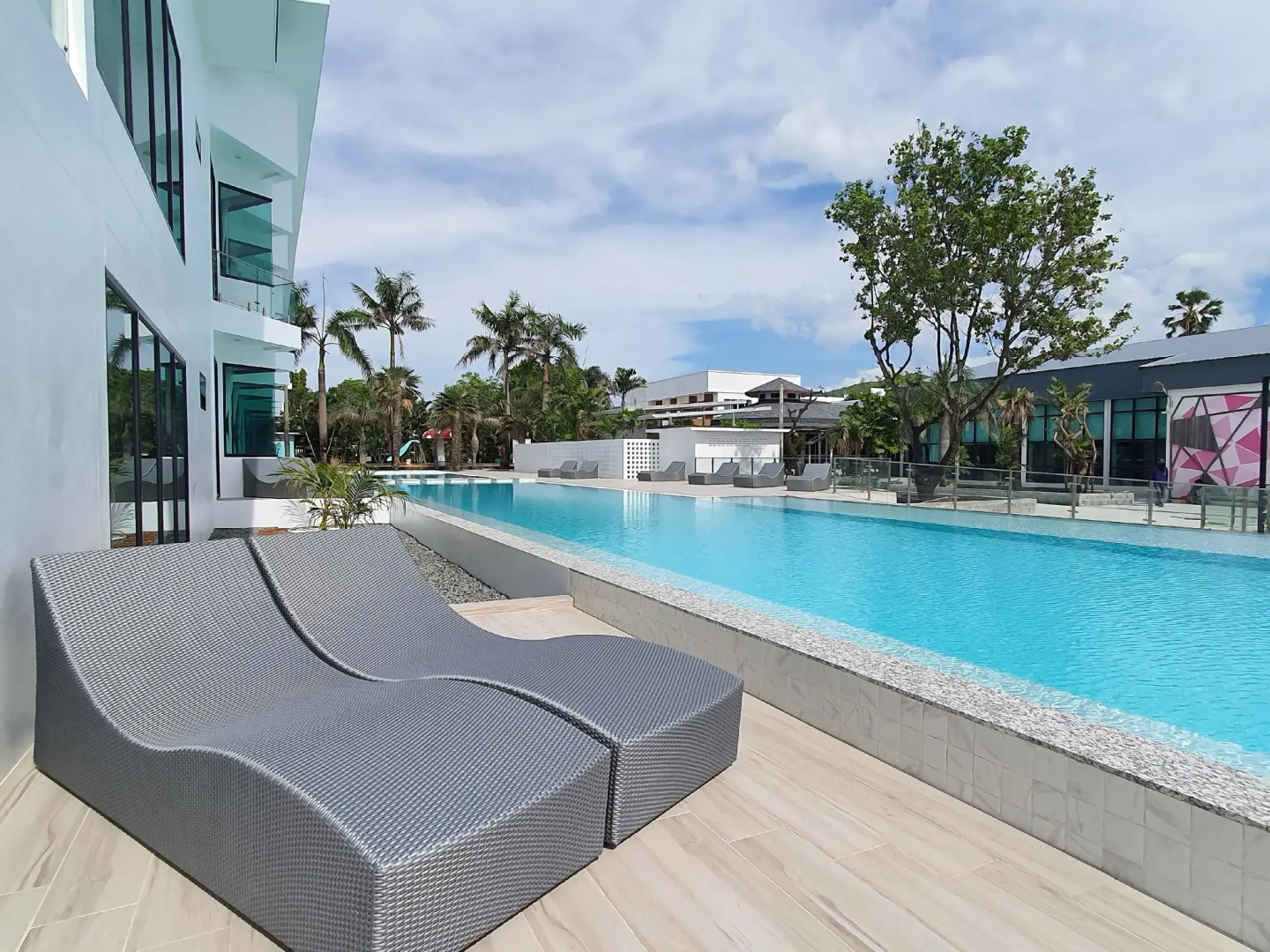 Rattana Pura Beach Resort