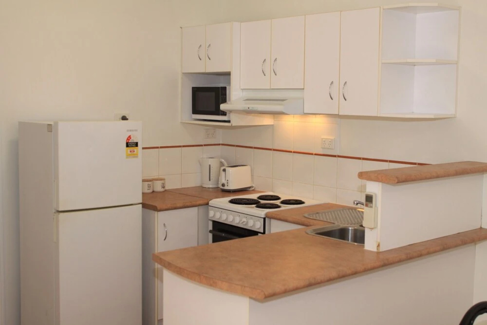 Contemporary Convenient Central Retreat