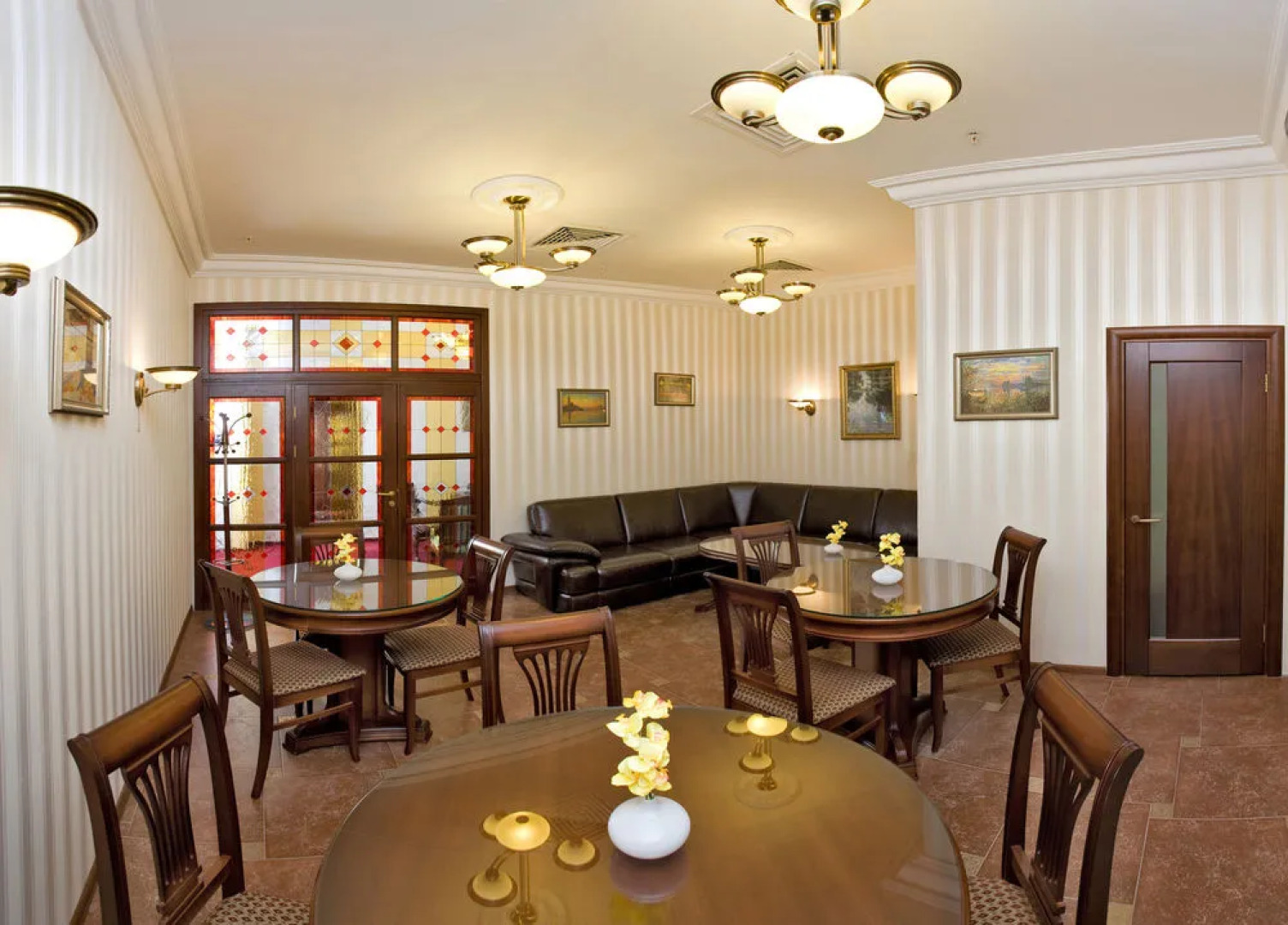 Гостиный Дом