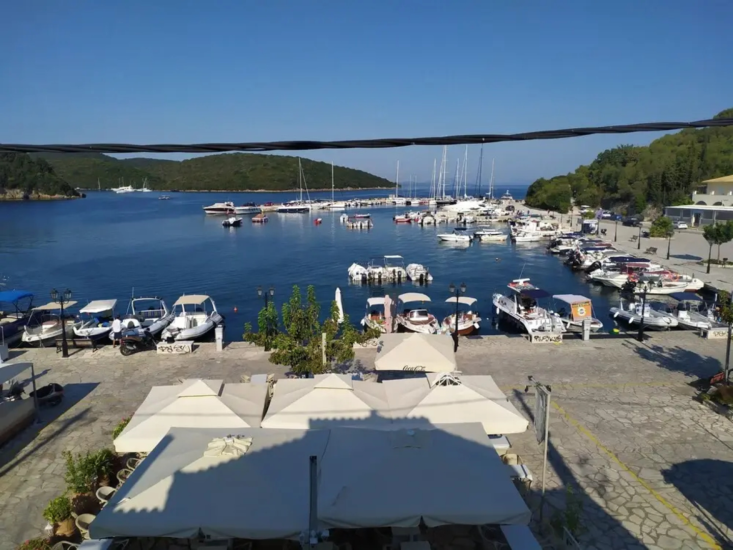 Sybota Seaside Retreat - Chique Marina Loft