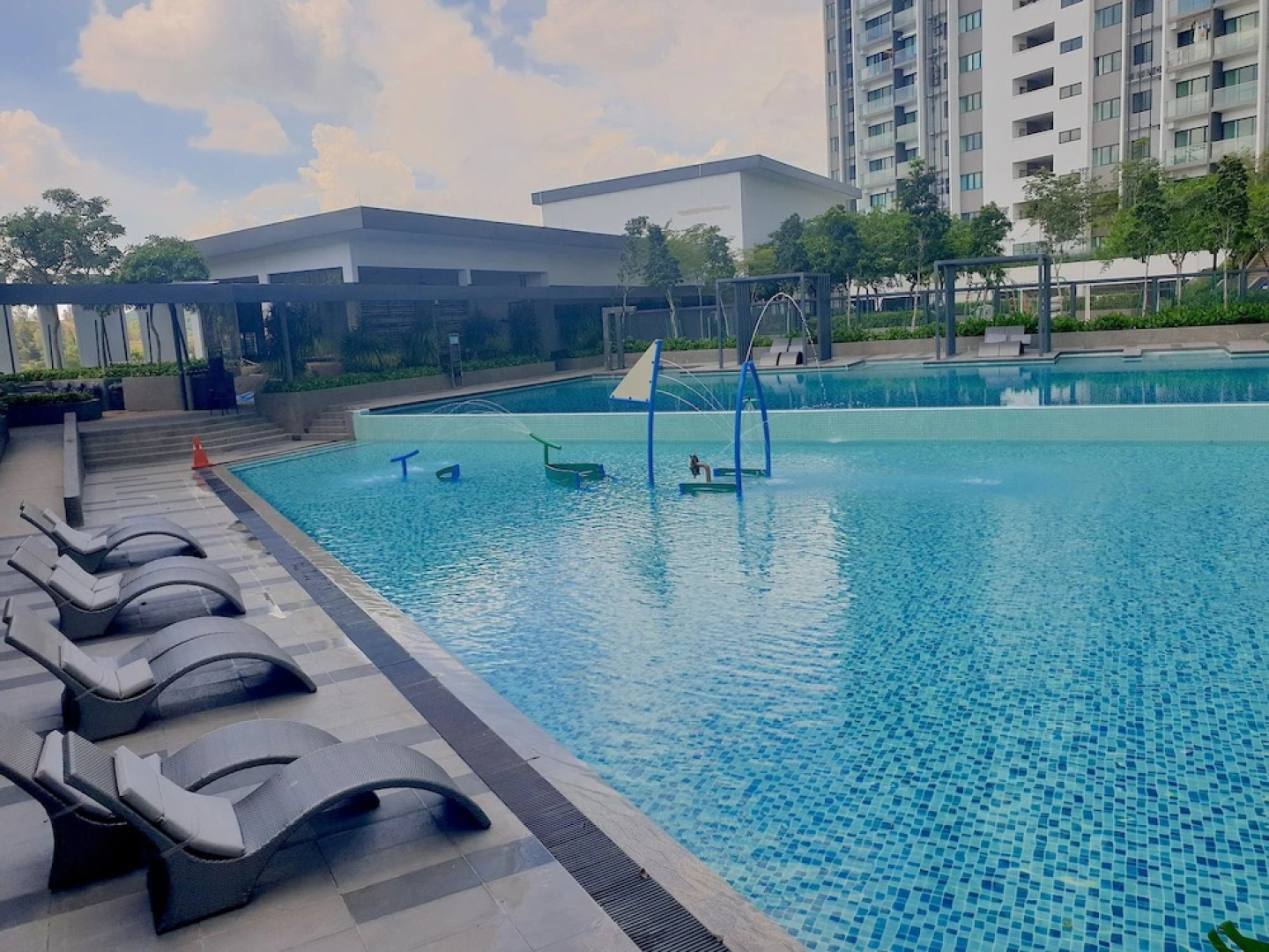 SkyVilla D'island Puchong by BeeStay