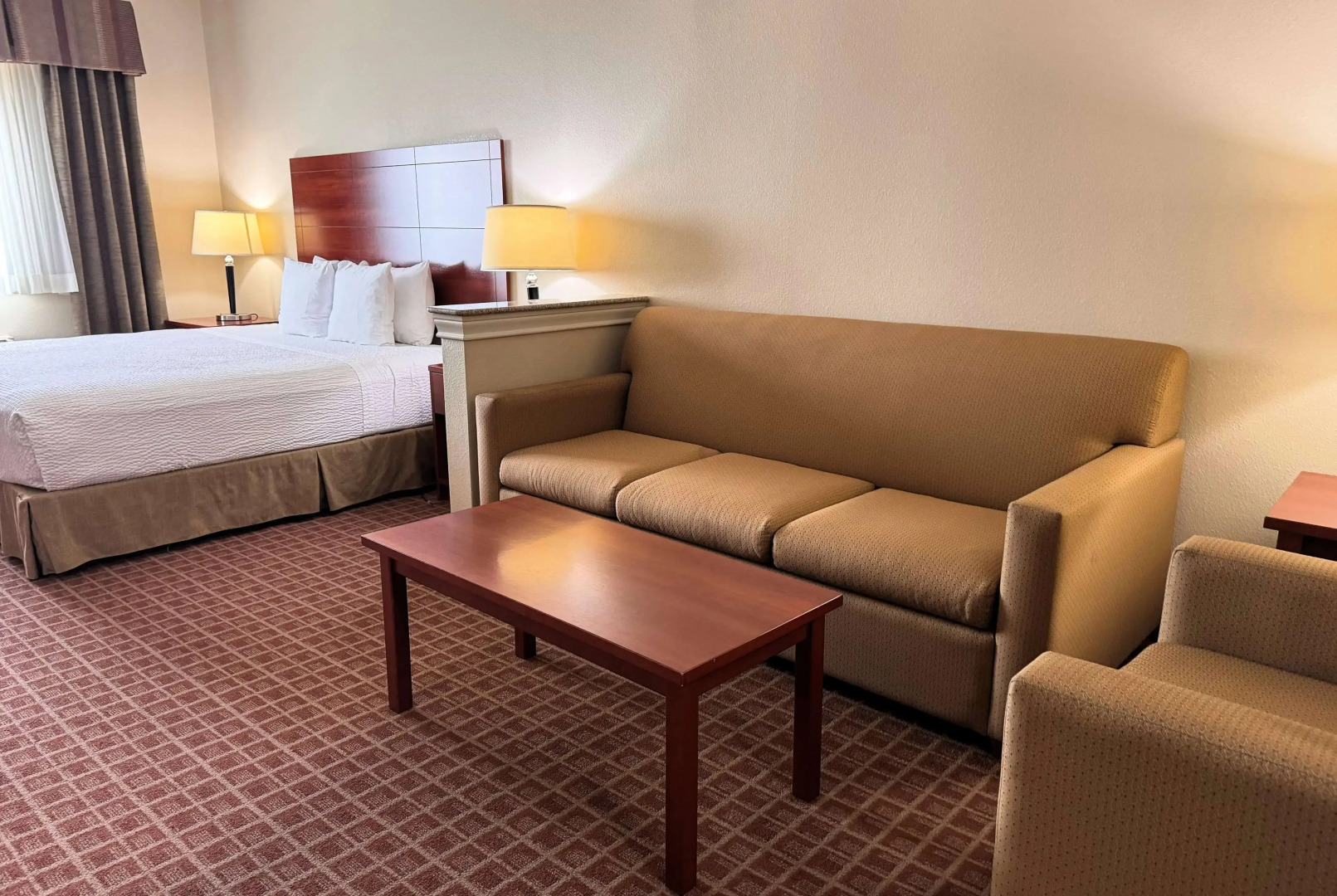 Ramada by Wyndham College Station