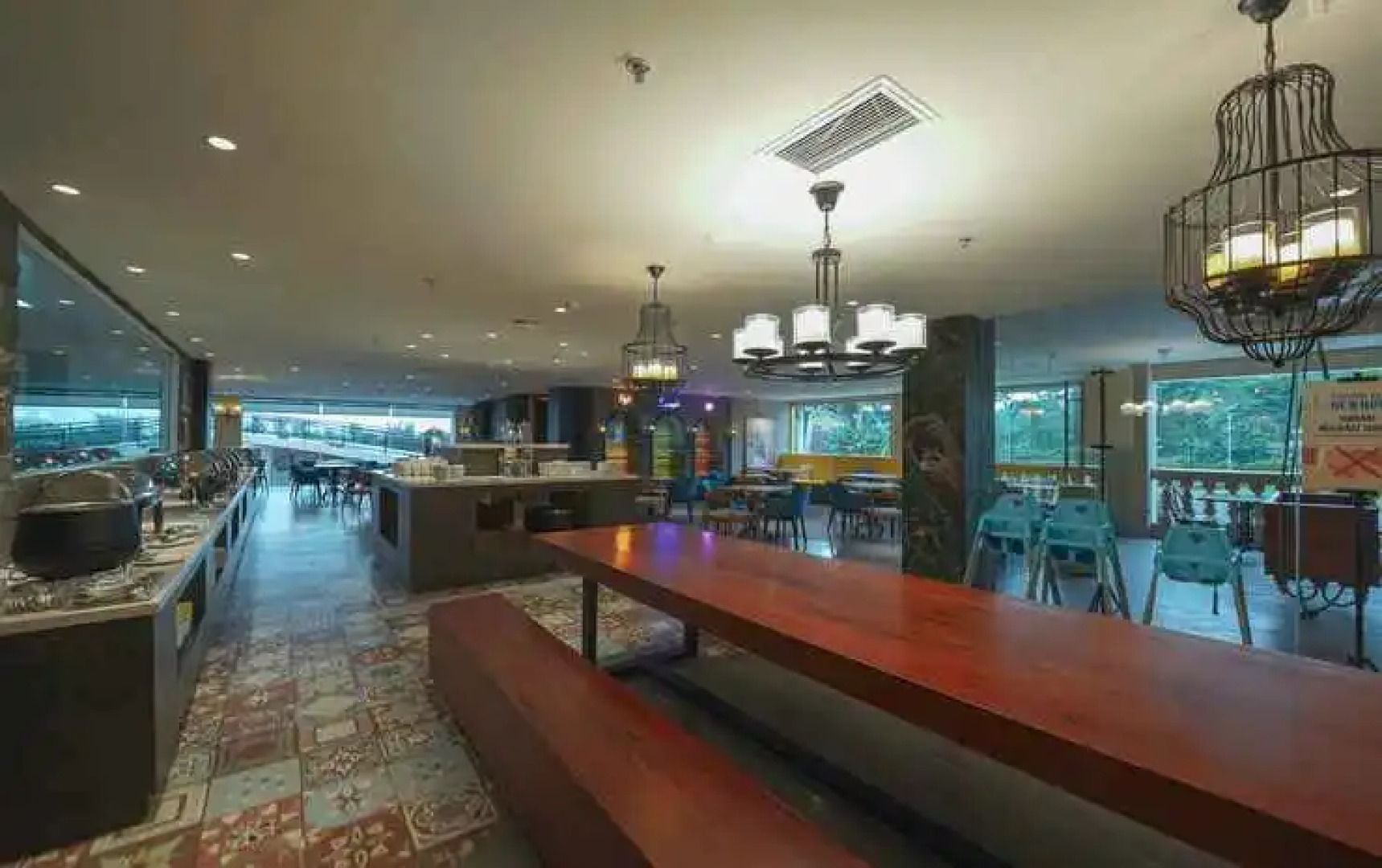 Jamboo Kingdom Hotel & Resort