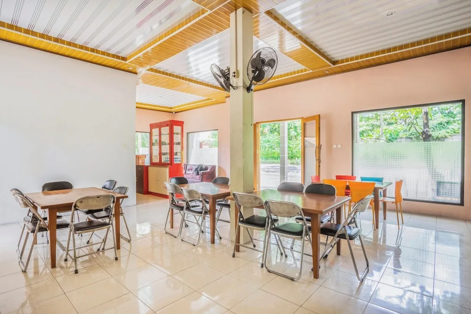 SPOT ON 2974 Penginapan Roma 88