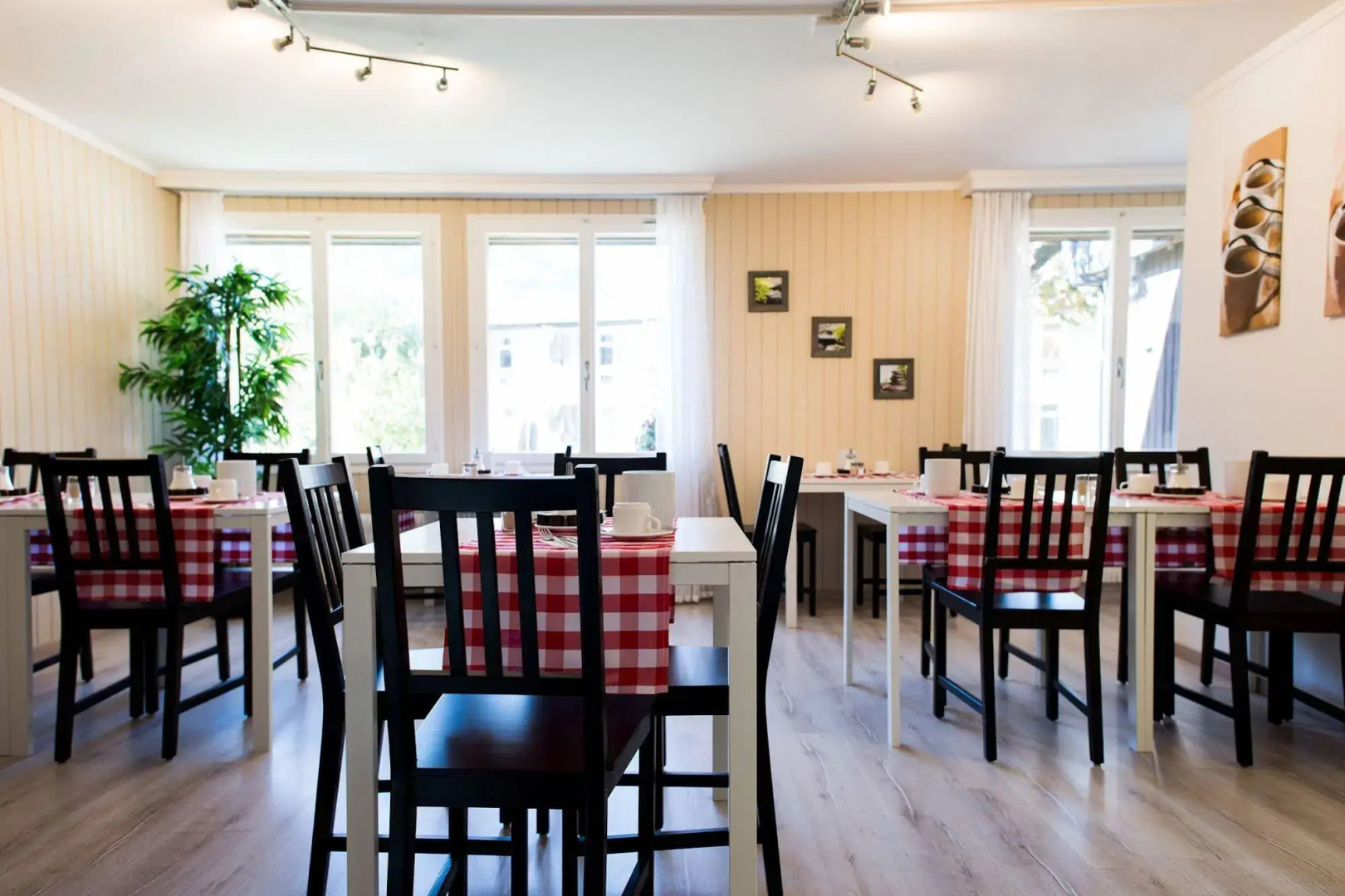 Jungfrau Hotel Annex Alpine Inn