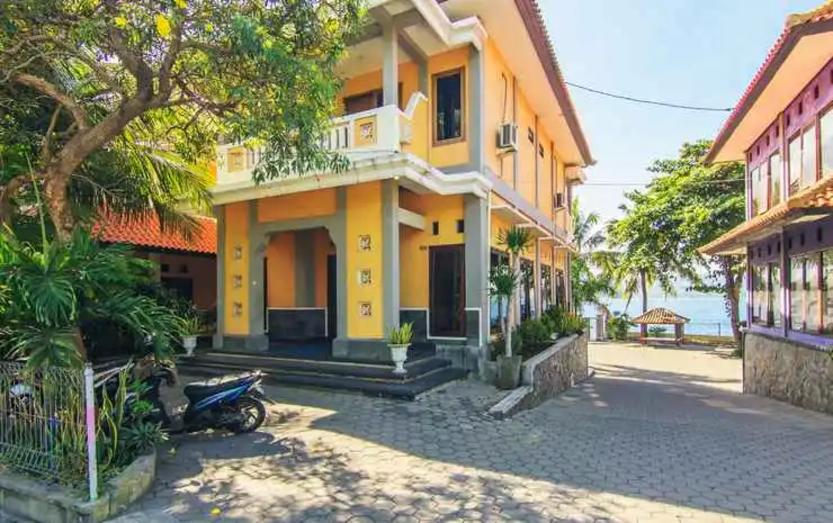 Baru Dua Beach Hotel and Restaurant