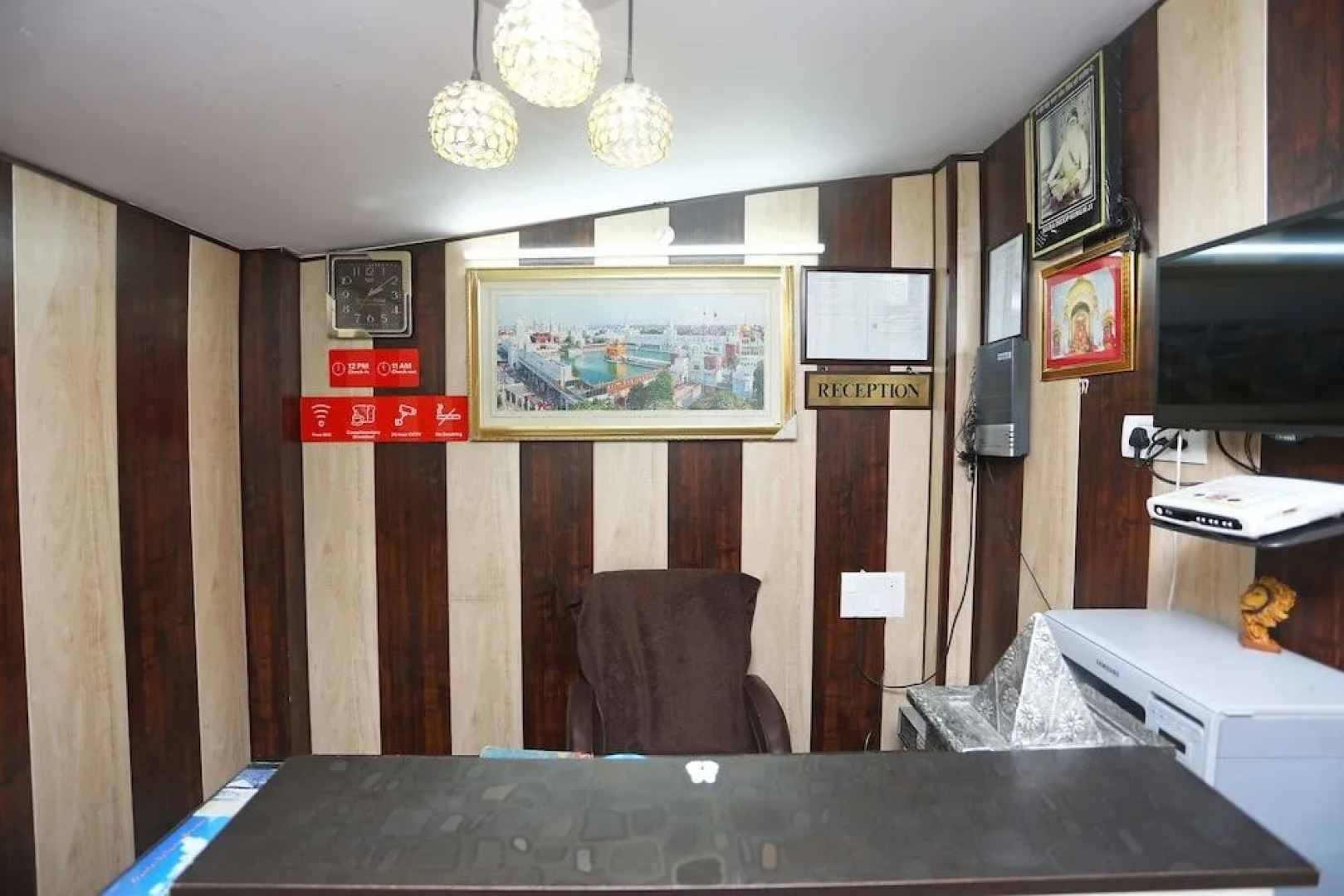 OYO 9452 Hotel Moonlight