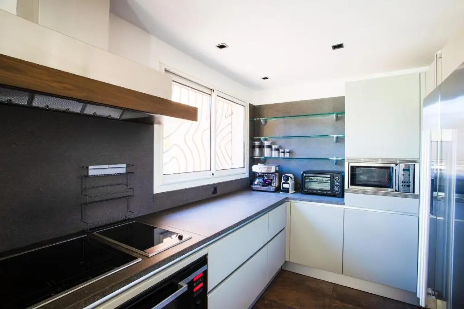 Serene Luxurious Hillside Villa Near Cannes