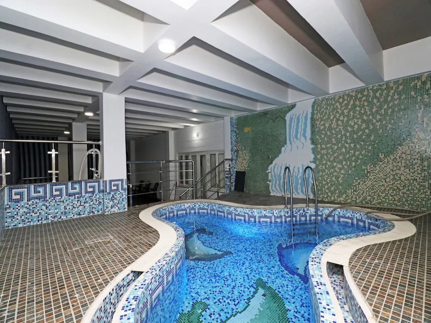 Oyo 23416 Maharaja Hotel