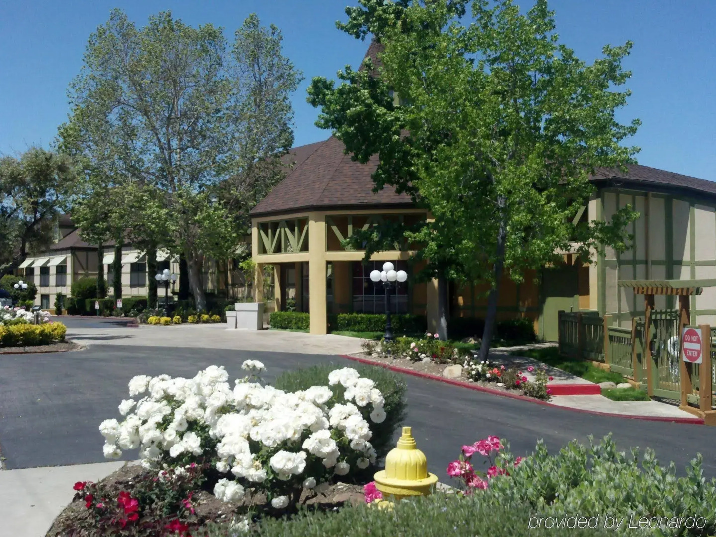 Vinland Hotel and Lounge