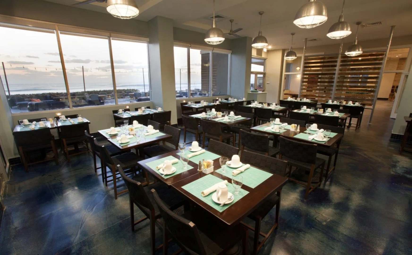 Crowne Plaza Melbourne - Oceanfront by IHG