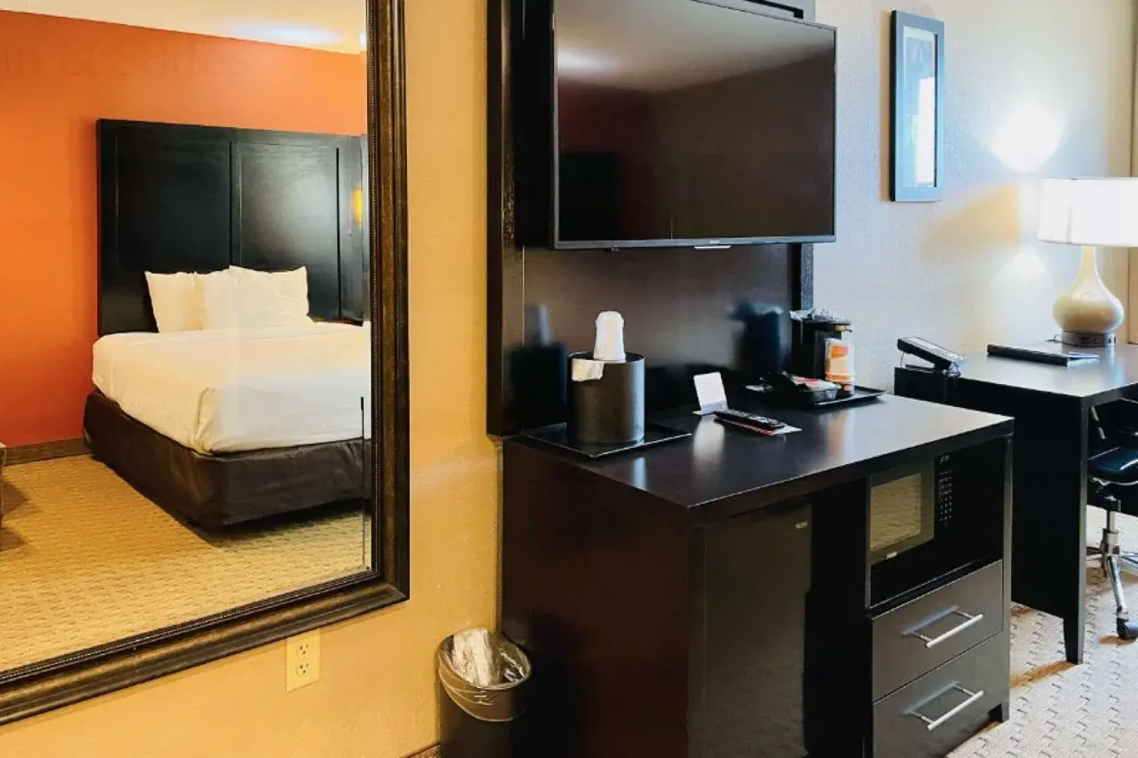 Clarion Inn & Suites Evansville Eastland Area