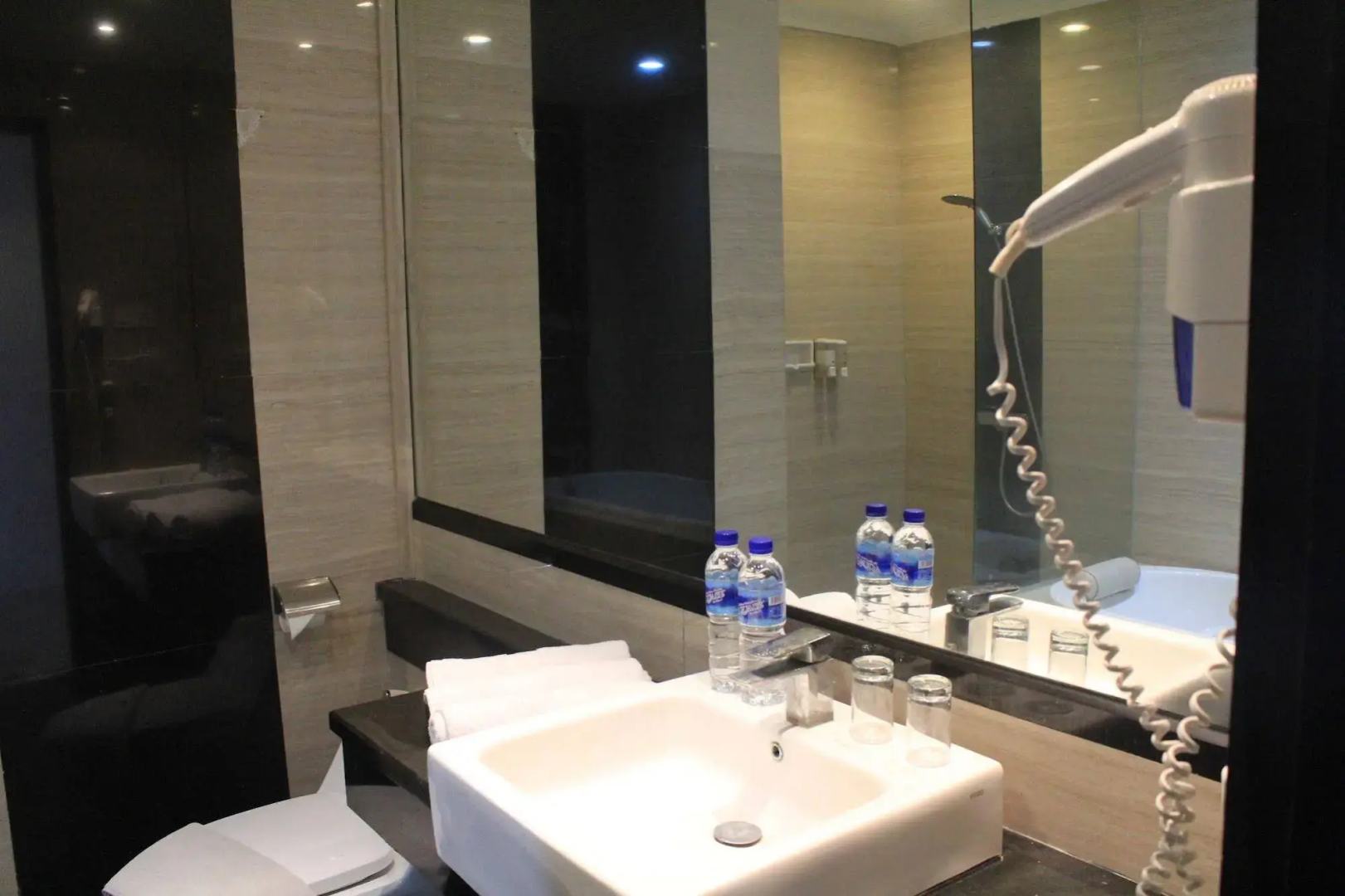 Prime Royal Hotel