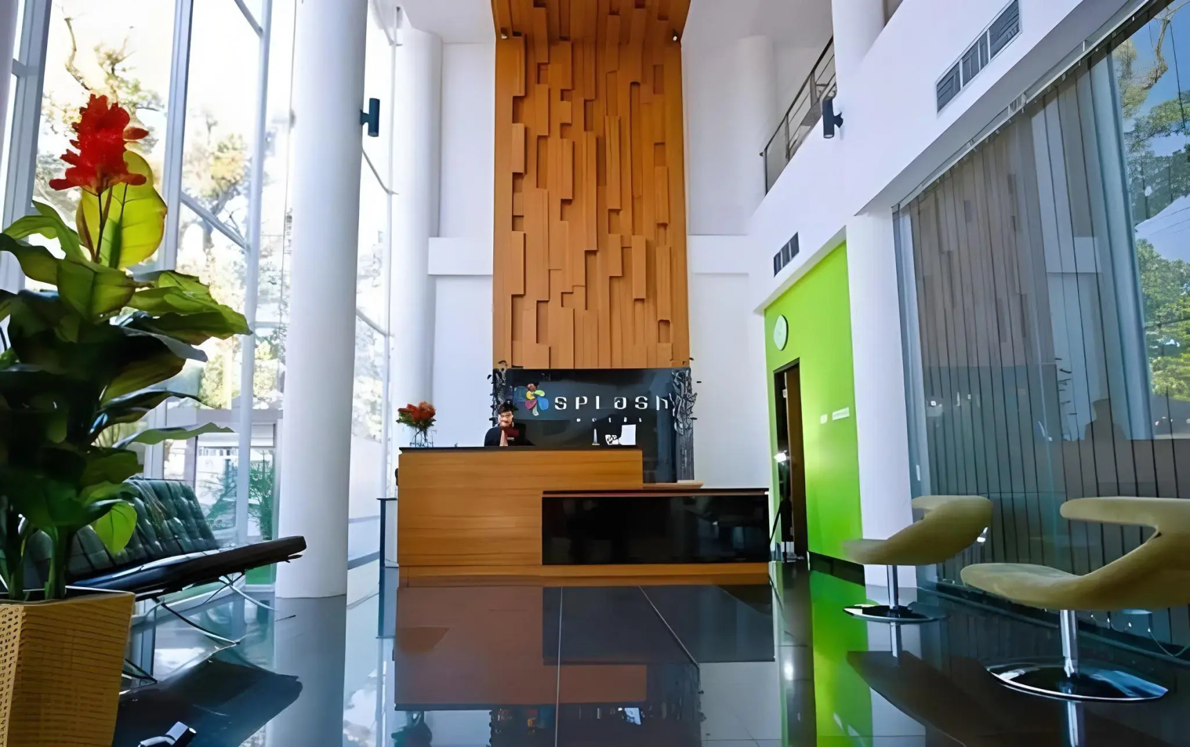 Splash Hotel