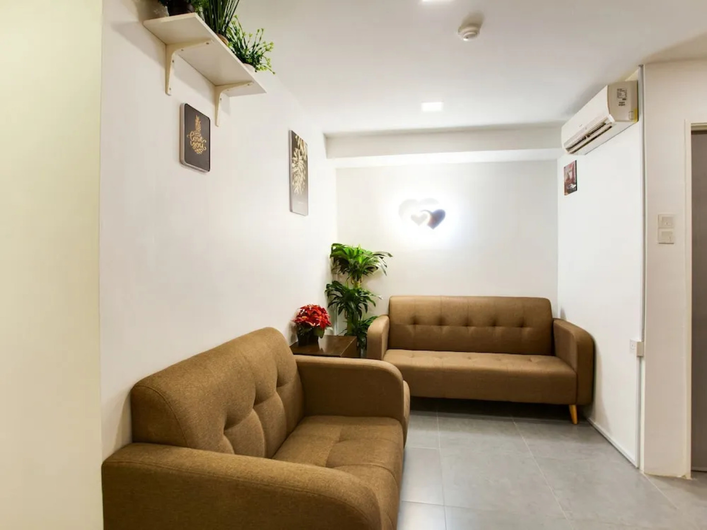 988 Hotel by OYO Rooms