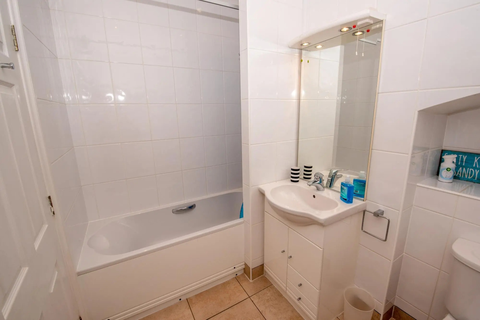 Pandora Court Apartment 2