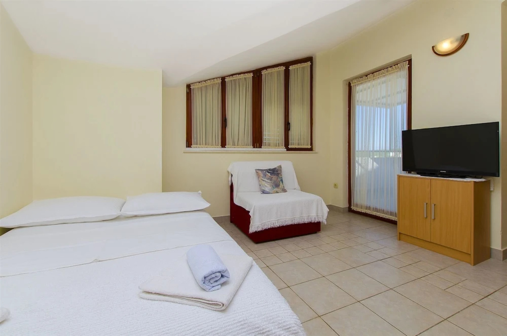 Apartments Toni Sea view