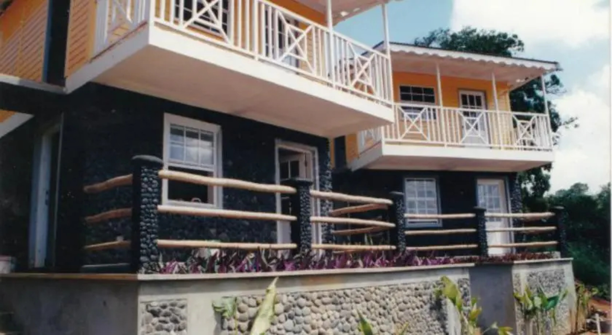 Calibishie Lodges Hotel