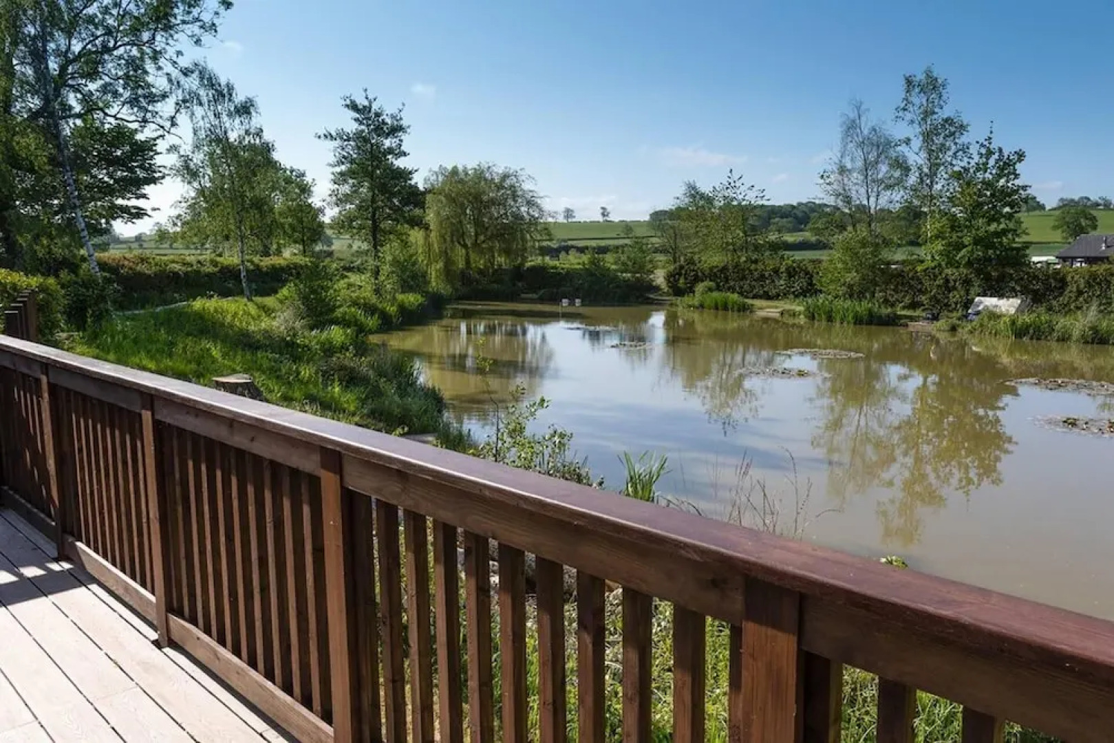 Beautiful Open Plan Lakeside Lodge, Shearsby