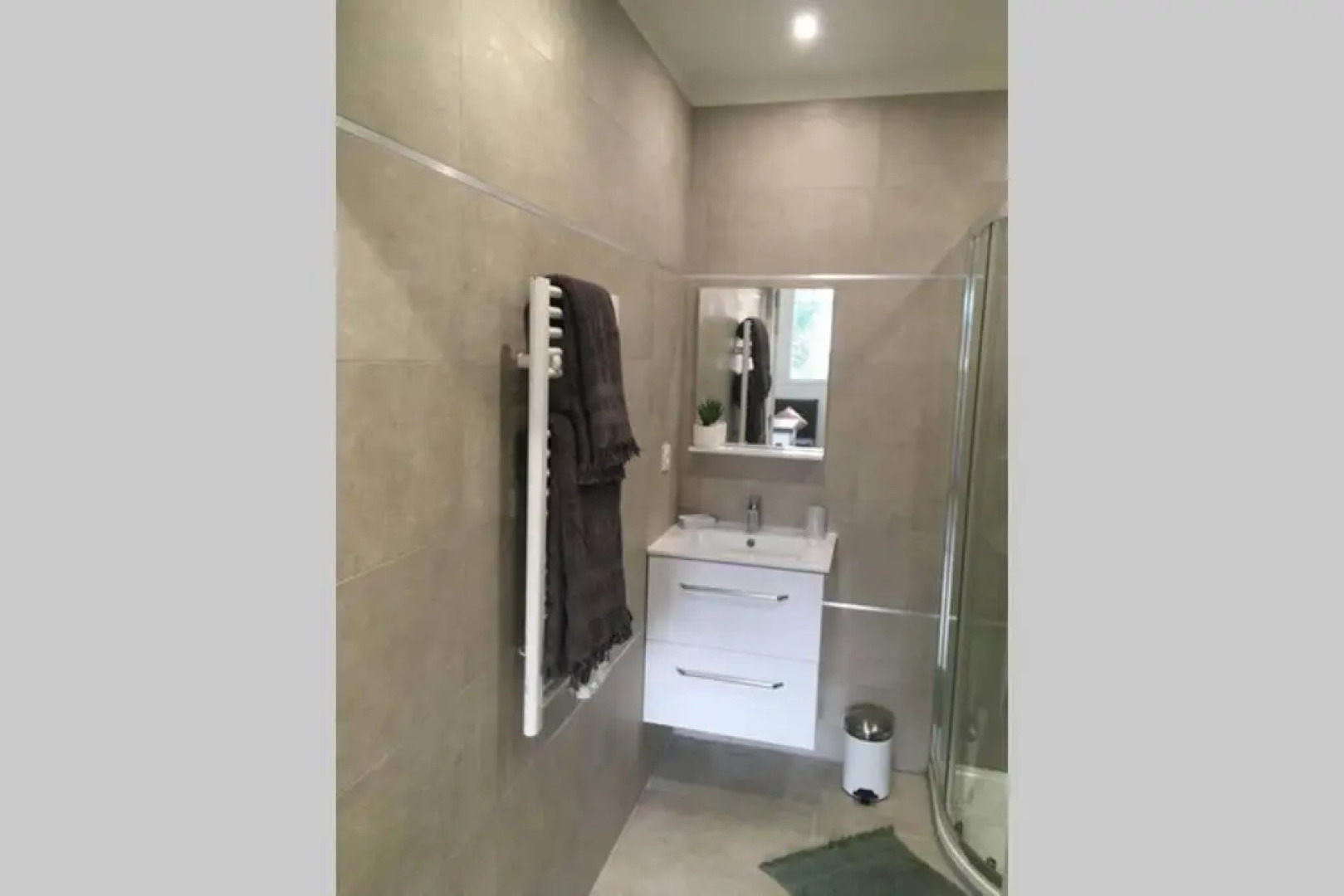 Appartement neuf entre mer et montagne.