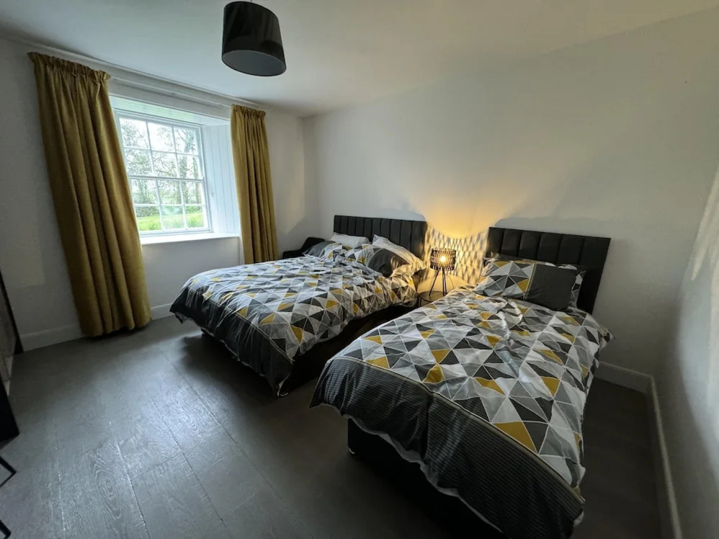 Captivating 5-bed Apartment Near Sion Mills