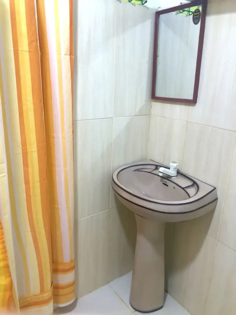Thaaru Guest