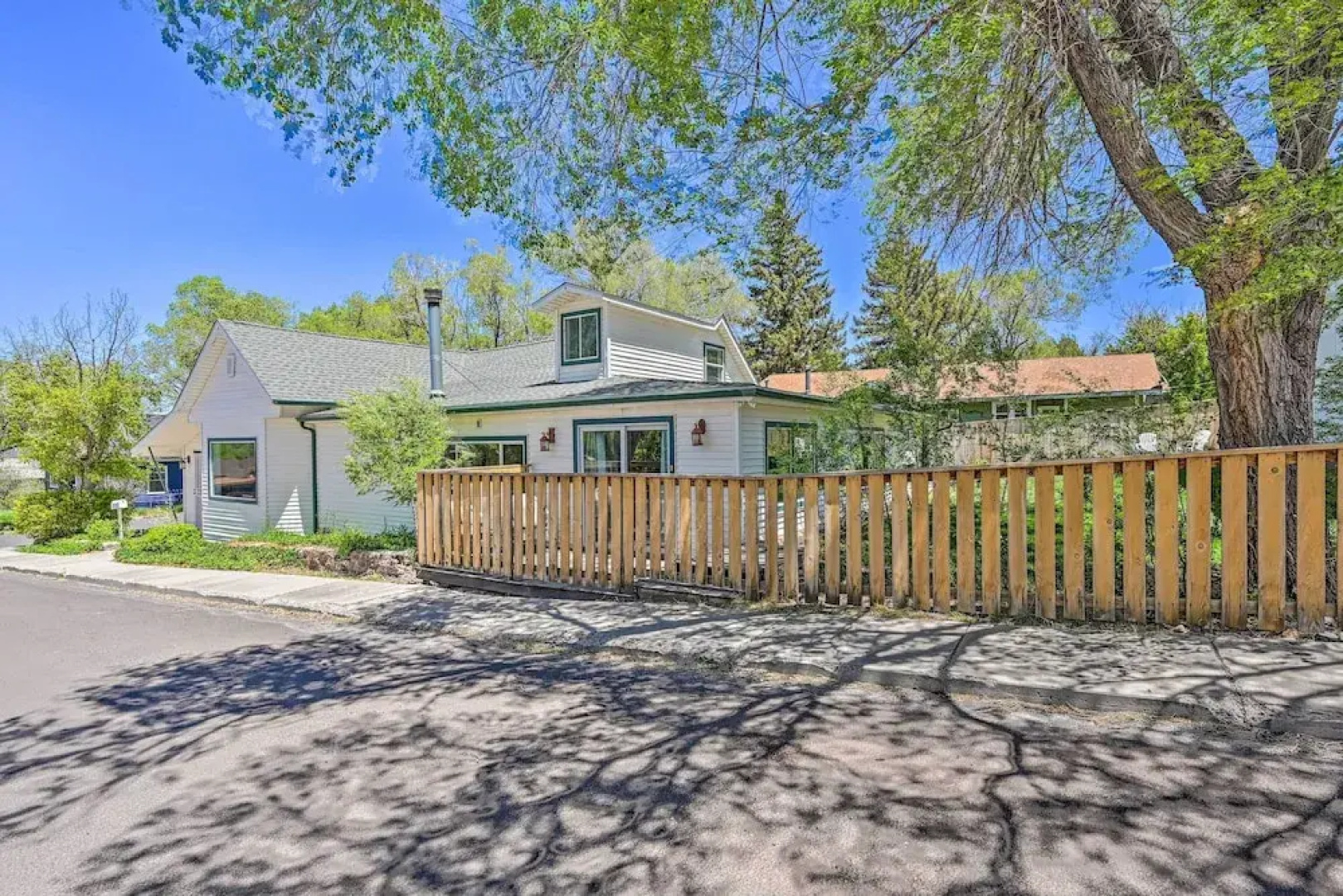 Stylish Basecamp 6850' Near Downtown Williams!