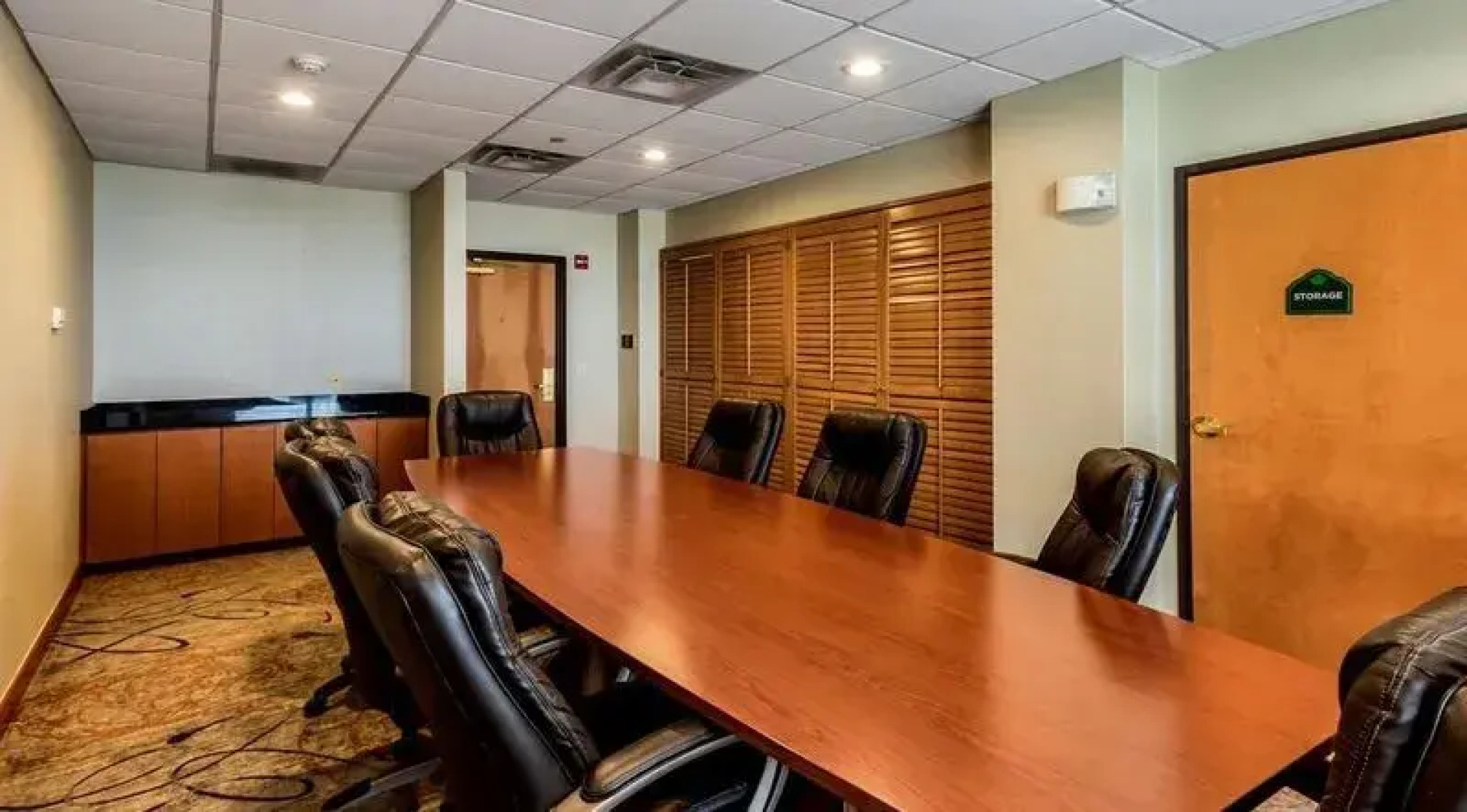 Holiday Inn Express & Suites Cedar Falls - Waterloo by IHG