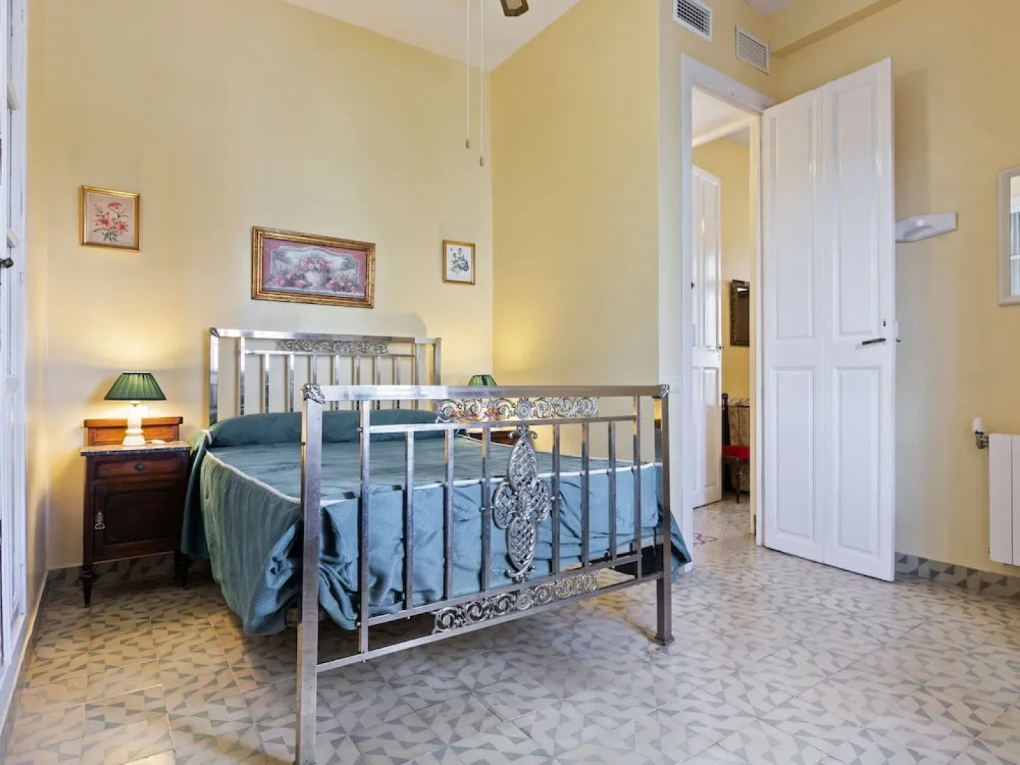 Luxurious Villa in Fuente de Piedra With Swimming Pool