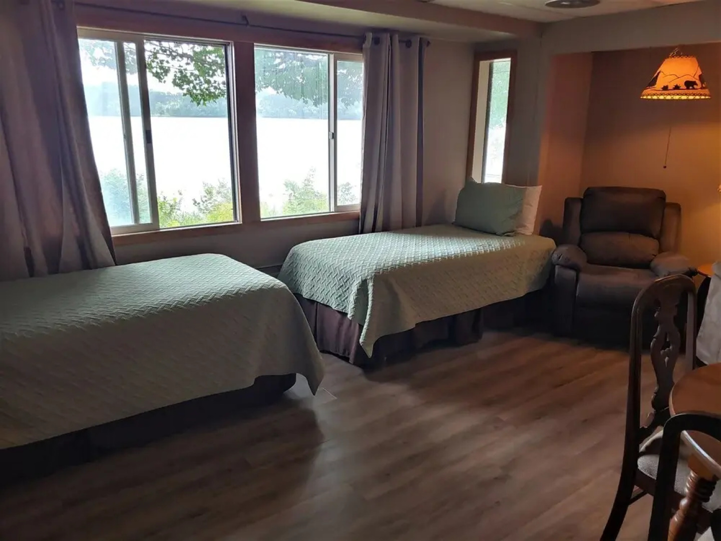 Lakeshore Motel Ice Lake