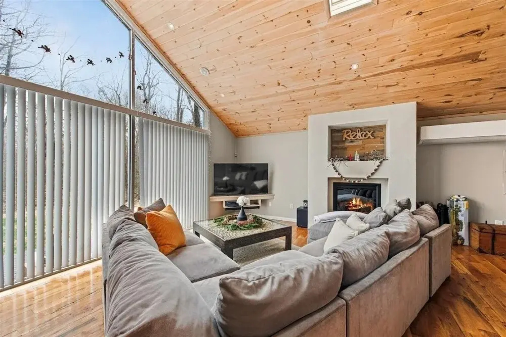 Pocono Scandinavian Cottage 2 Bedroom Cottage by RedAwning