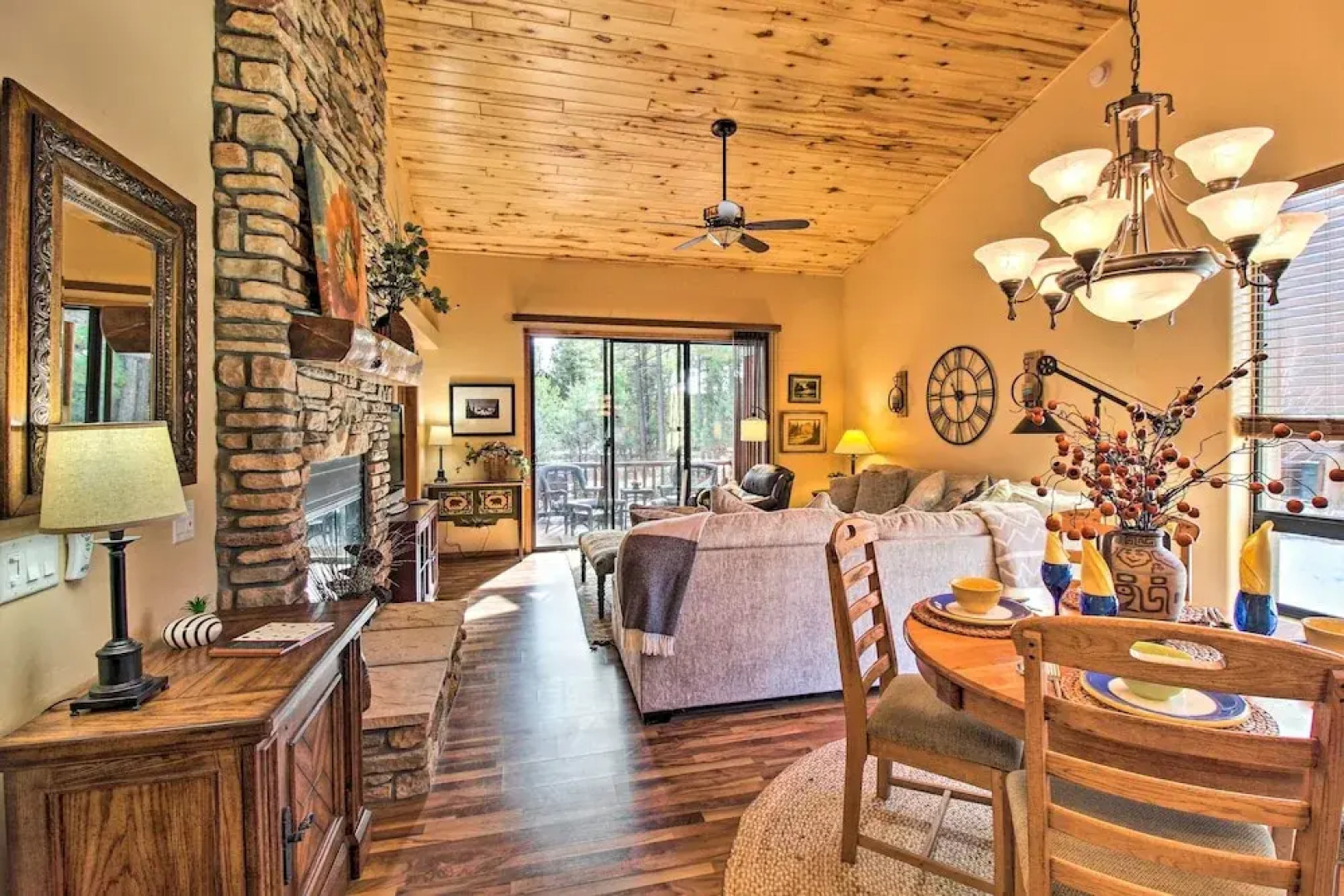 Fireside Comfort & Family Fun: Wooded Show Low Gem