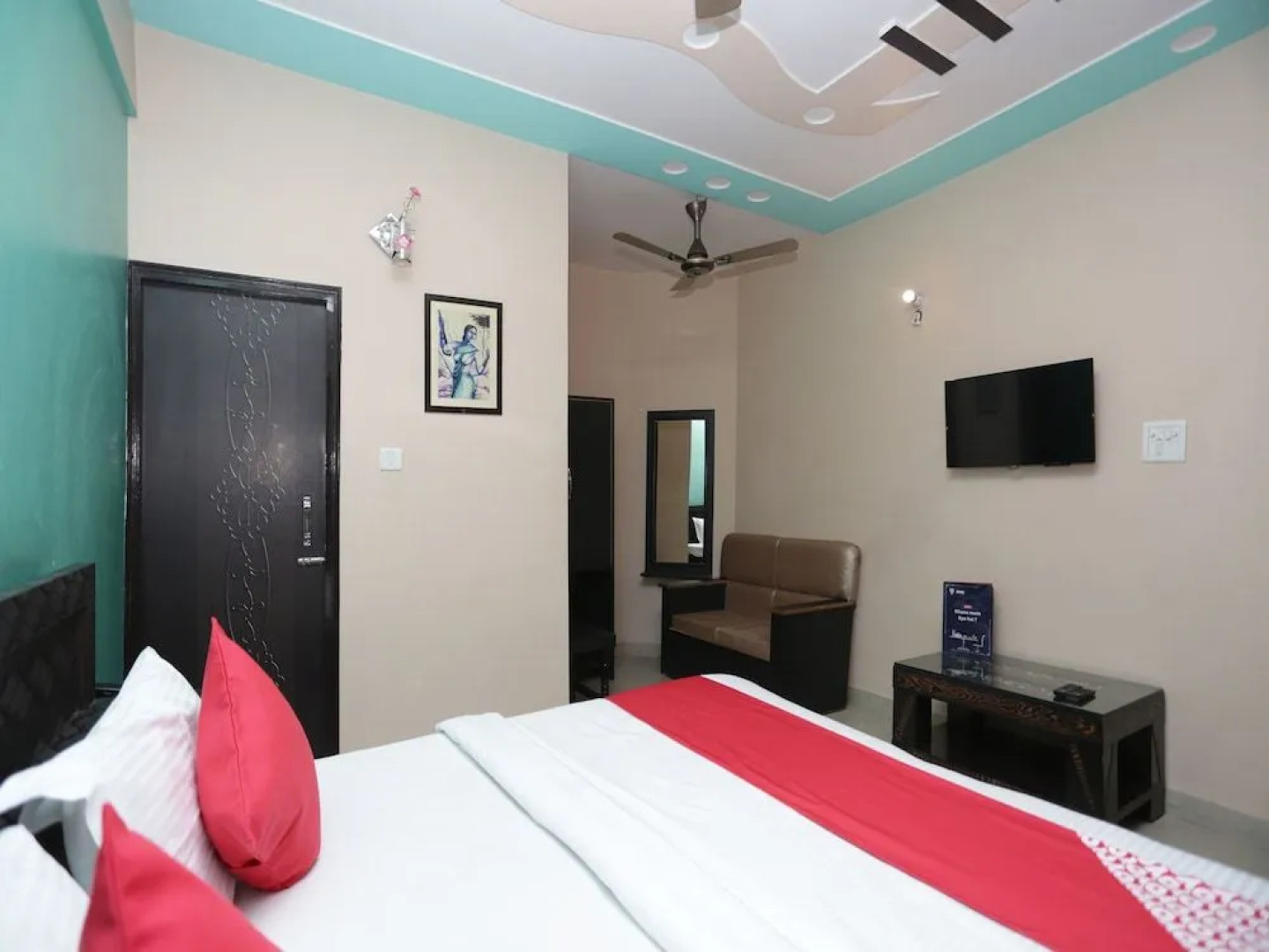 OYO 13388 Hotel Virgo