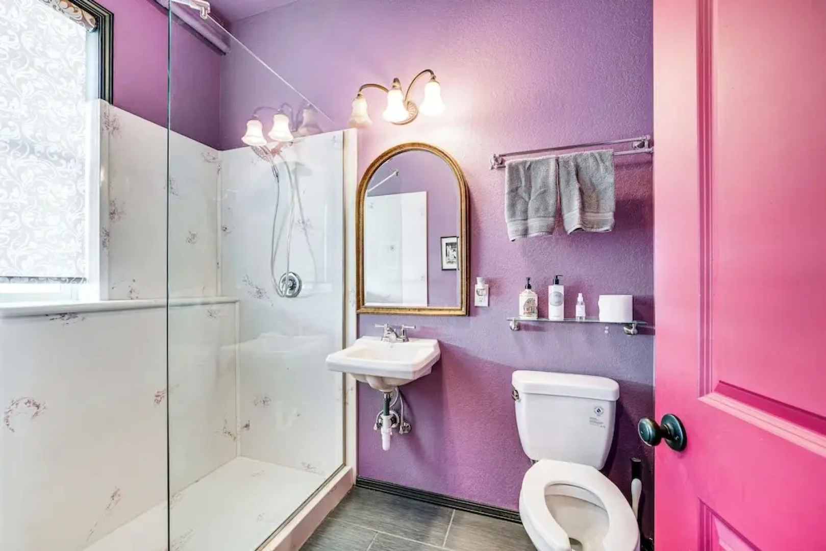 Saloon-style Prosser Loft in WA Wine Country!