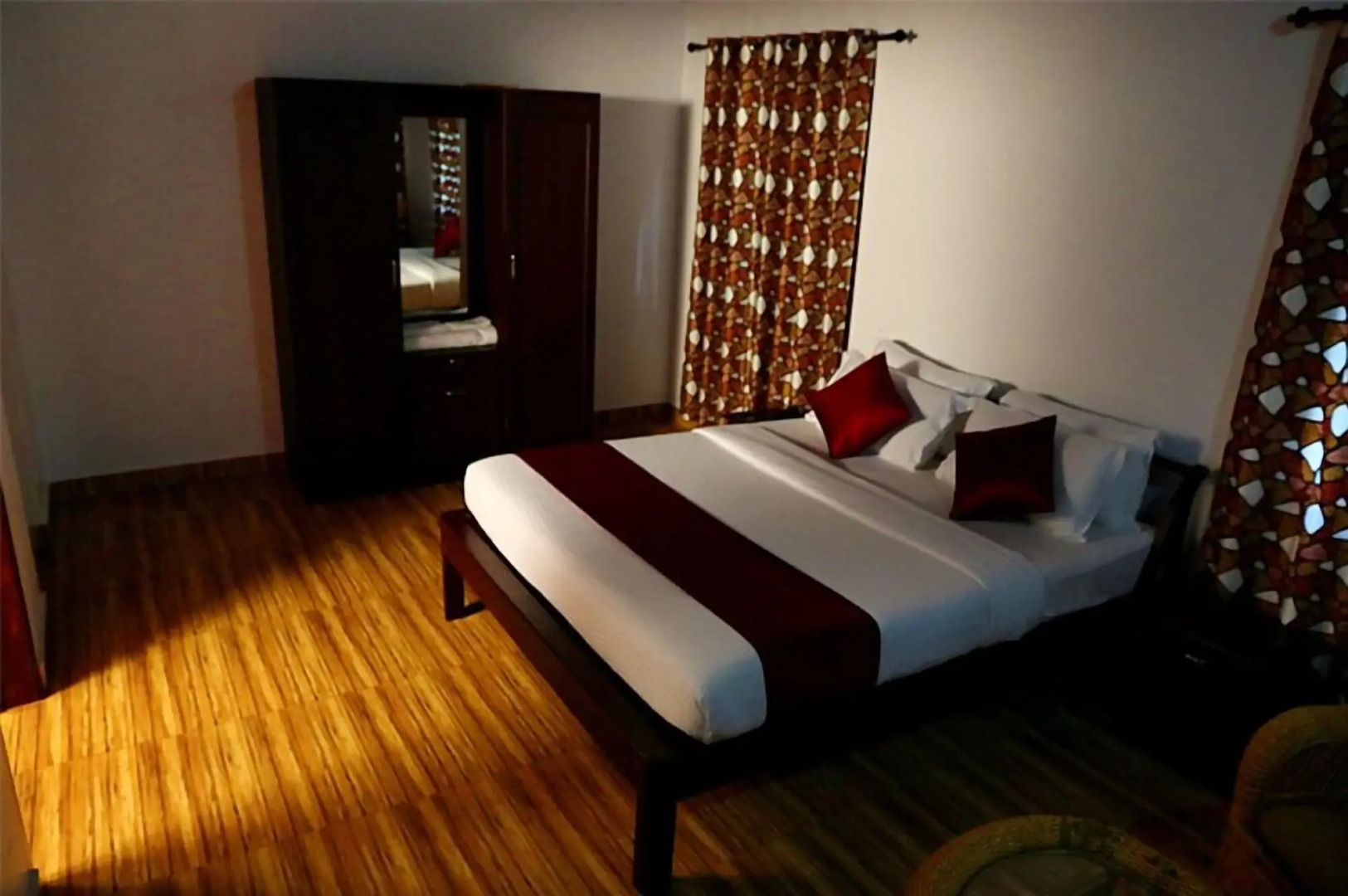 Emarald Cresent Residency