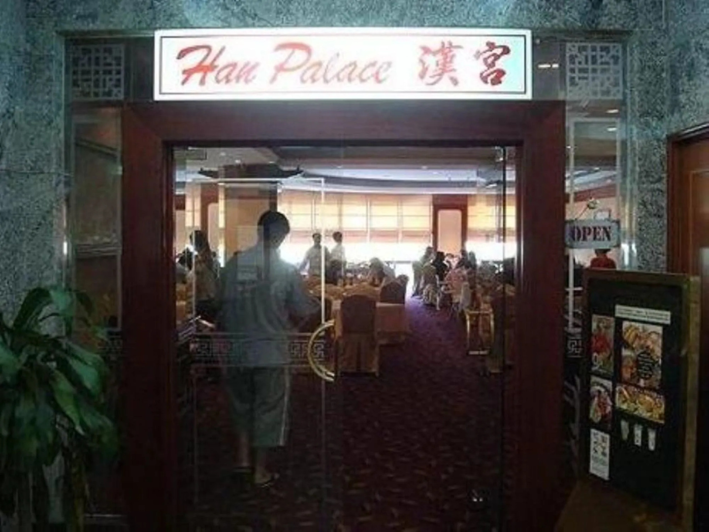 Grand Palace Hotel